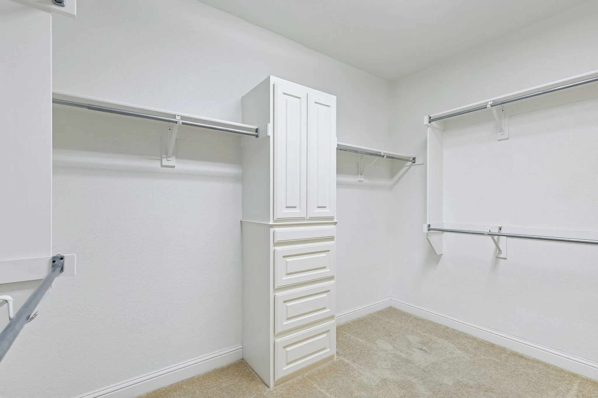 Single Family Residence For Sale in Dallas County , 1200 Cedar Valley Drive, Irving, Texas 75063, 5 Bedroom, 4 Bathroom, 2 Garage spaces, 4,041 Sqft, built in 2002, mls#21343567, Real Estate Agent in Irving, Homes For Sale in Dallas county, Homes For Sale in Irving, Realtor in Irving Texas, Real Estate Brokerage Independent Realty Texas, Luminita Cordes Realtor