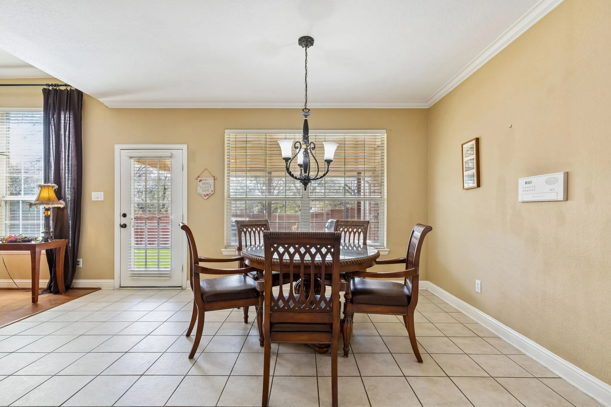 Single Family Residence For Sale in Dallas County , 1200 Cedar Valley Drive, Irving, Texas 75063, 5 Bedroom, 4 Bathroom, 2 Garage spaces, 4,041 Sqft, built in 2002, mls#21343567, Real Estate Agent in Irving, Homes For Sale in Dallas county, Homes For Sale in Irving, Realtor in Irving Texas, Real Estate Brokerage Independent Realty Texas, Luminita Cordes Realtor