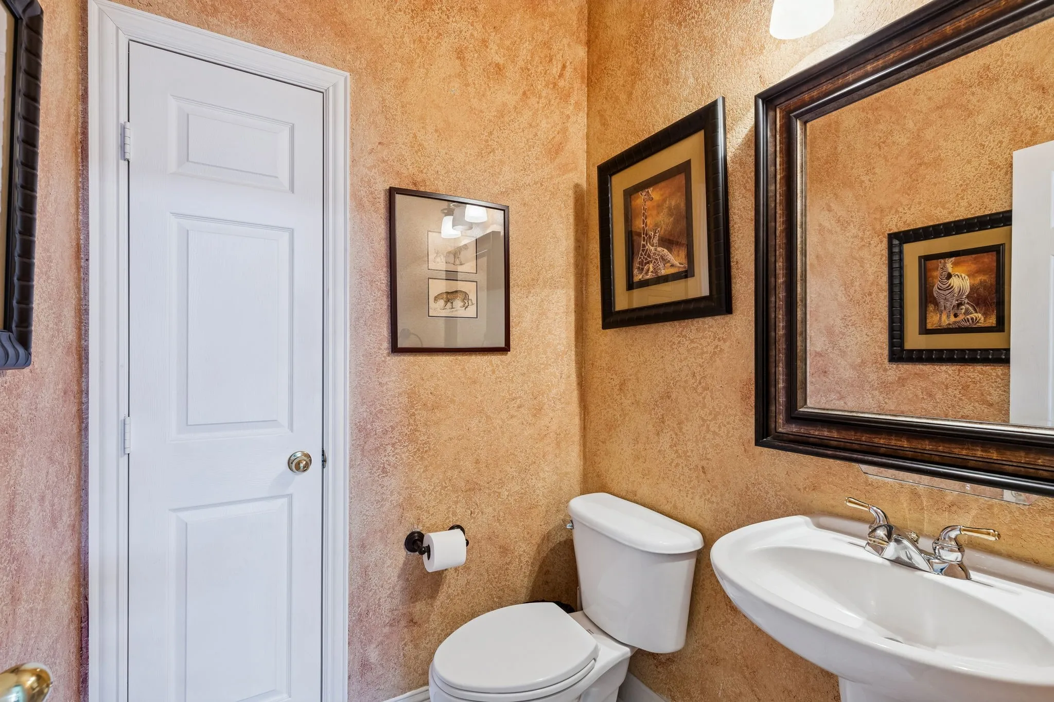 Single Family Residence For Sale in Dallas County , 1200 Cedar Valley Drive, Irving, Texas 75063, 5 Bedroom, 4 Bathroom, 2 Garage spaces, 4,041 Sqft, built in 2002, mls#21343567, Real Estate Agent in Irving, Homes For Sale in Dallas county, Homes For Sale in Irving, Realtor in Irving Texas, Real Estate Brokerage Independent Realty Texas, Luminita Cordes Realtor