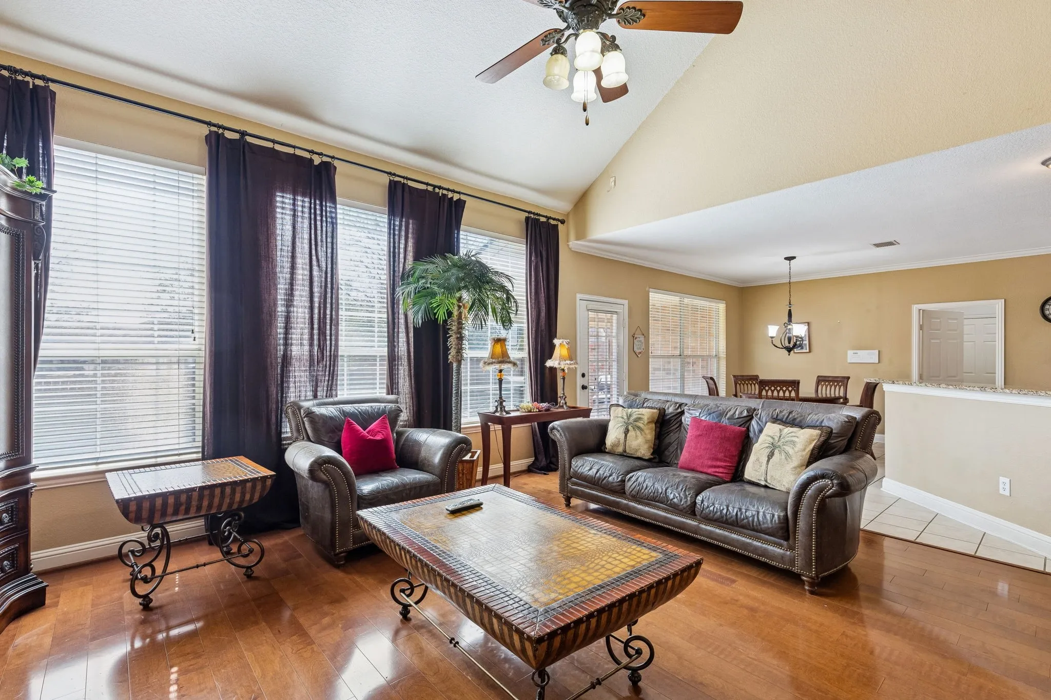 Single Family Residence For Sale in Dallas County , 1200 Cedar Valley Drive, Irving, Texas 75063, 5 Bedroom, 4 Bathroom, 2 Garage spaces, 4,041 Sqft, built in 2002, mls#21343567, Real Estate Agent in Irving, Homes For Sale in Dallas county, Homes For Sale in Irving, Realtor in Irving Texas, Real Estate Brokerage Independent Realty Texas, Luminita Cordes Realtor