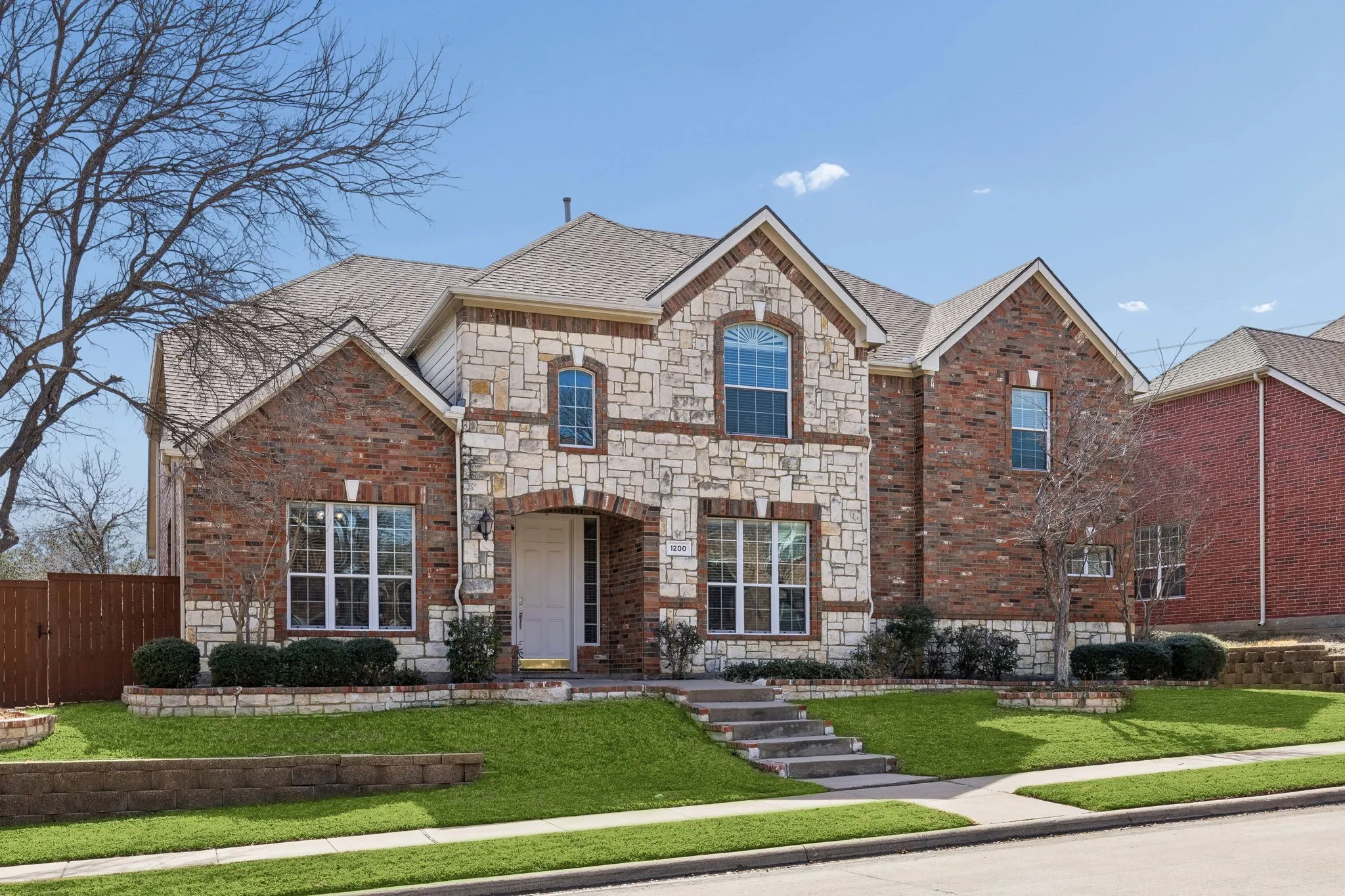 Single Family Residence For Sale in Dallas County , 1200 Cedar Valley Drive, Irving, Texas 75063, 5 Bedroom, 4 Bathroom, 2 Garage spaces, 4,041 Sqft, built in 2002, mls#21343567, Real Estate Agent in Irving, Homes For Sale in Dallas county, Homes For Sale in Irving, Realtor in Irving Texas, Real Estate Brokerage Independent Realty Texas, Luminita Cordes Realtor
