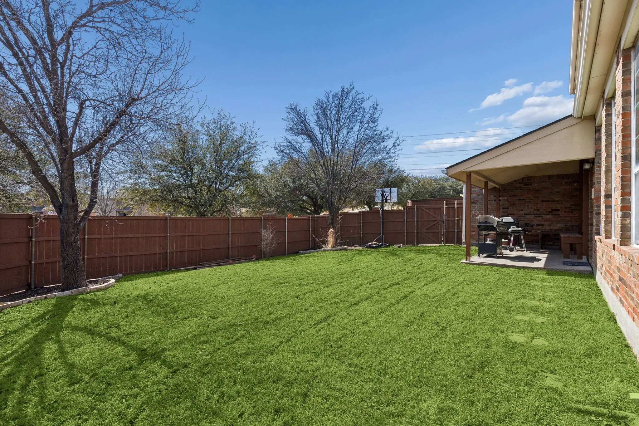 Single Family Residence For Sale in Dallas County , 1200 Cedar Valley Drive, Irving, Texas 75063, 5 Bedroom, 4 Bathroom, 2 Garage spaces, 4,041 Sqft, built in 2002, mls#21343567, Real Estate Agent in Irving, Homes For Sale in Dallas county, Homes For Sale in Irving, Realtor in Irving Texas, Real Estate Brokerage Independent Realty Texas, Luminita Cordes Realtor