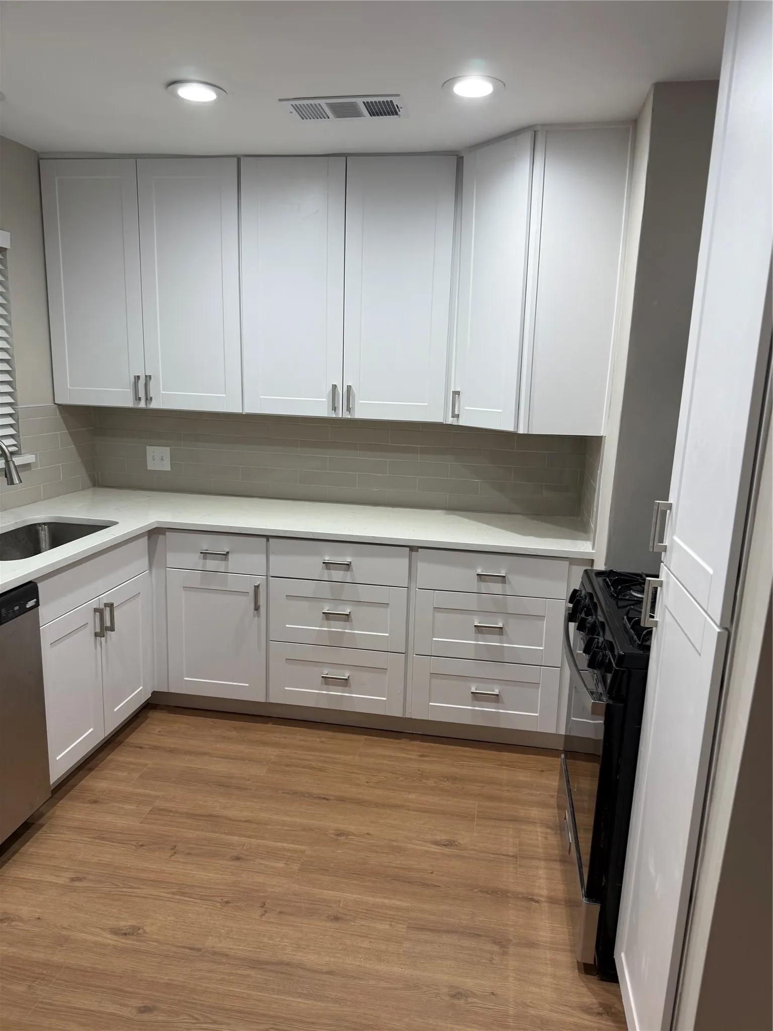 Single Family Residence For Rent in Dallas County , 2439 Maverick Avenue, Dallas, Texas 75228, 4 Bedroom, 2 Bathroom, Garage spaces, 1,384 Sqft, built in 1954, mls#21343577, Real Estate Agent in Dallas, Homes For Rent in Dallas county, Homes For Rent in Dallas, Realtor in Dallas Texas, Real Estate Brokerage Independent Realty Texas, Luminita Cordes Realtor