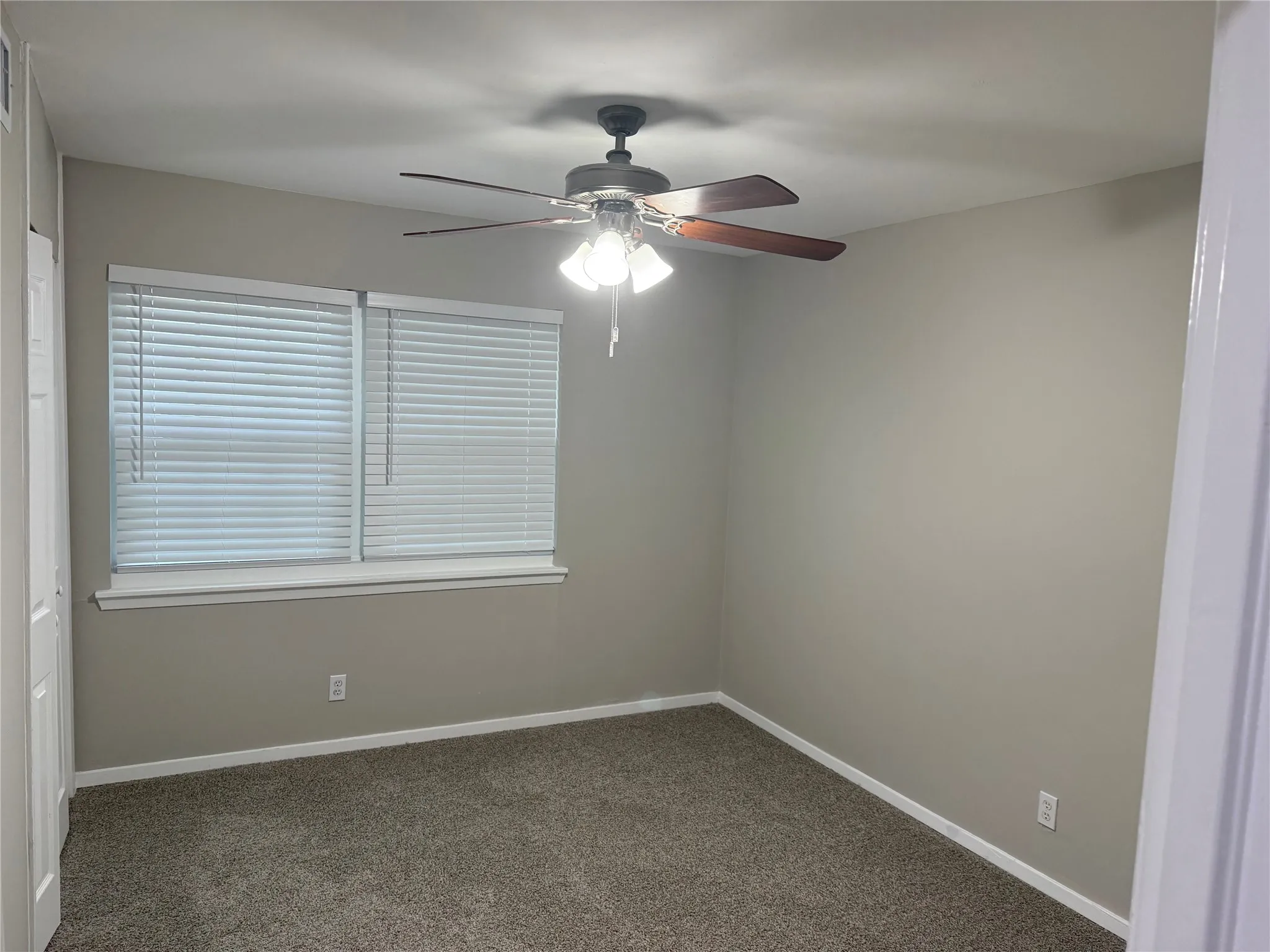 Single Family Residence For Rent in Dallas County , 2439 Maverick Avenue, Dallas, Texas 75228, 4 Bedroom, 2 Bathroom, Garage spaces, 1,384 Sqft, built in 1954, mls#21343577, Real Estate Agent in Dallas, Homes For Rent in Dallas county, Homes For Rent in Dallas, Realtor in Dallas Texas, Real Estate Brokerage Independent Realty Texas, Luminita Cordes Realtor