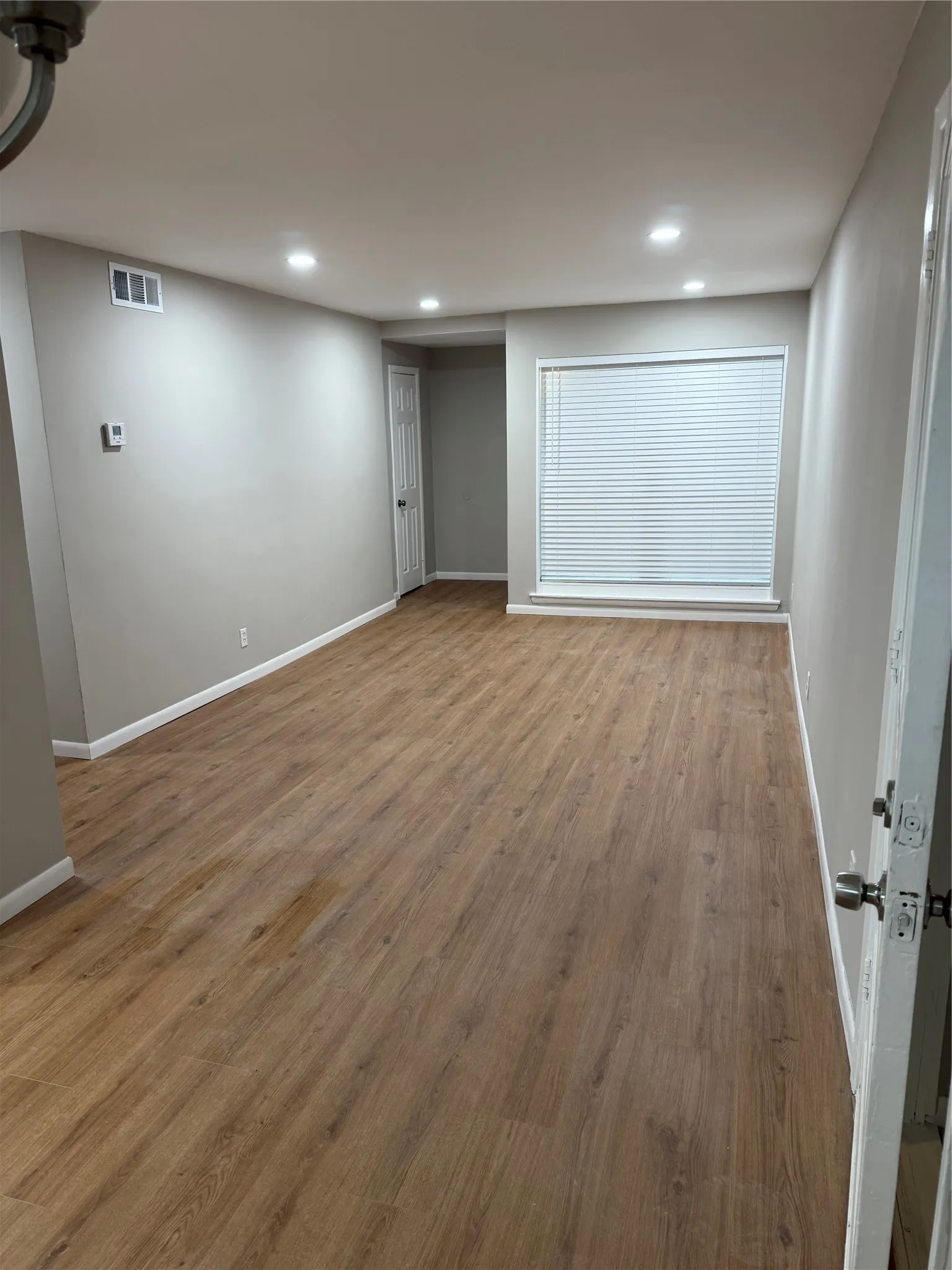 Single Family Residence For Rent in Dallas County , 2439 Maverick Avenue, Dallas, Texas 75228, 4 Bedroom, 2 Bathroom, Garage spaces, 1,384 Sqft, built in 1954, mls#21343577, Real Estate Agent in Dallas, Homes For Rent in Dallas county, Homes For Rent in Dallas, Realtor in Dallas Texas, Real Estate Brokerage Independent Realty Texas, Luminita Cordes Realtor