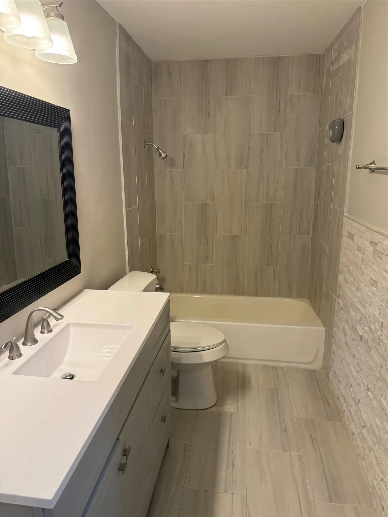 Single Family Residence For Rent in Dallas County , 2439 Maverick Avenue, Dallas, Texas 75228, 4 Bedroom, 2 Bathroom, Garage spaces, 1,384 Sqft, built in 1954, mls#21343577, Real Estate Agent in Dallas, Homes For Rent in Dallas county, Homes For Rent in Dallas, Realtor in Dallas Texas, Real Estate Brokerage Independent Realty Texas, Luminita Cordes Realtor