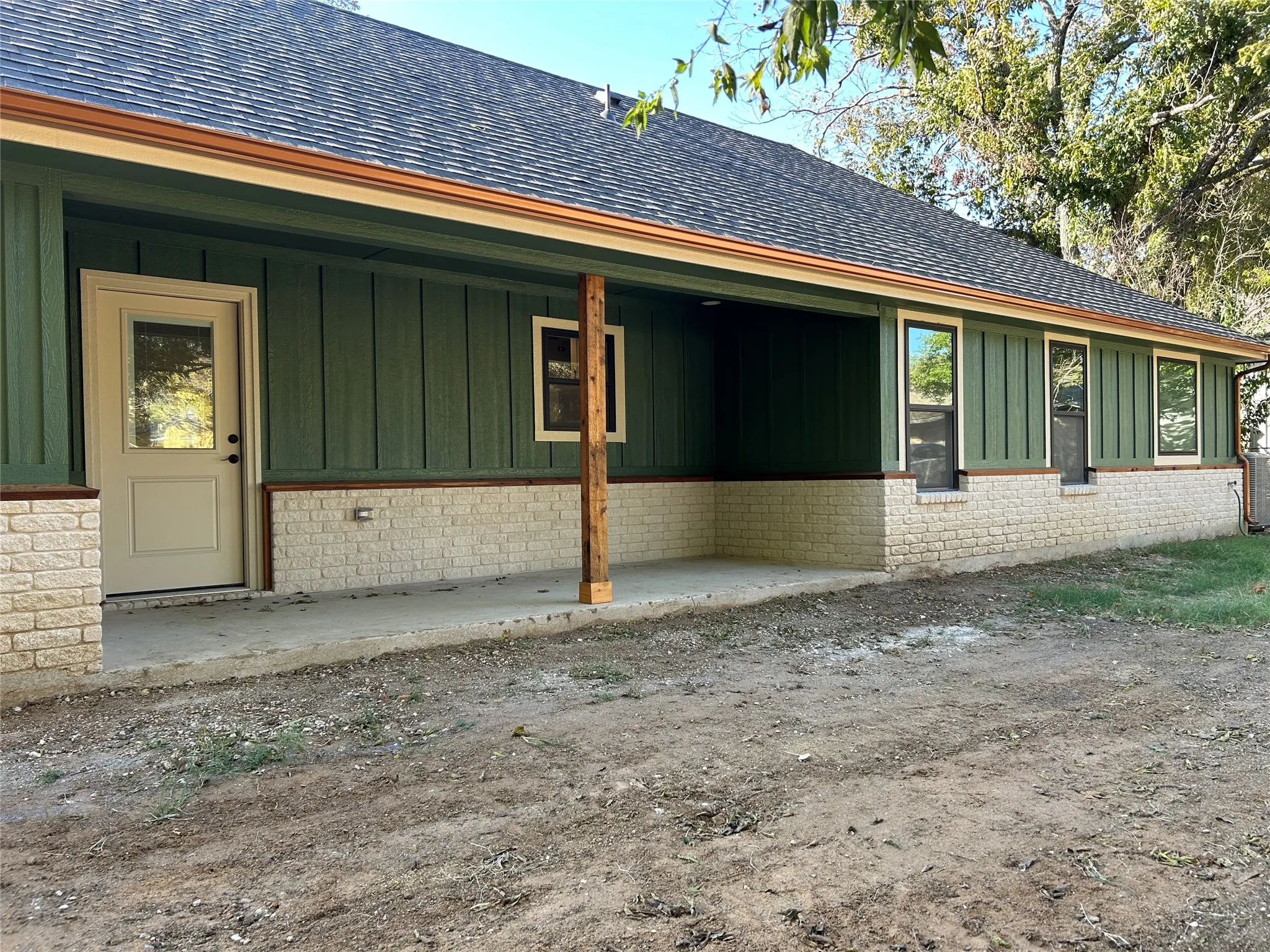 Single Family Residence For Rent in Johnson County , 405 S 6th Street, Grandview, Texas 76050, 3 Bedroom, 2 Bathroom, 2 Garage spaces, 1,756 Sqft, built in 2024, mls#21343581, Real Estate Agent in Grandview, Homes For Rent in Johnson county, Homes For Rent in Grandview, Realtor in Grandview Texas, Real Estate Brokerage Independent Realty Texas, Luminita Cordes Realtor