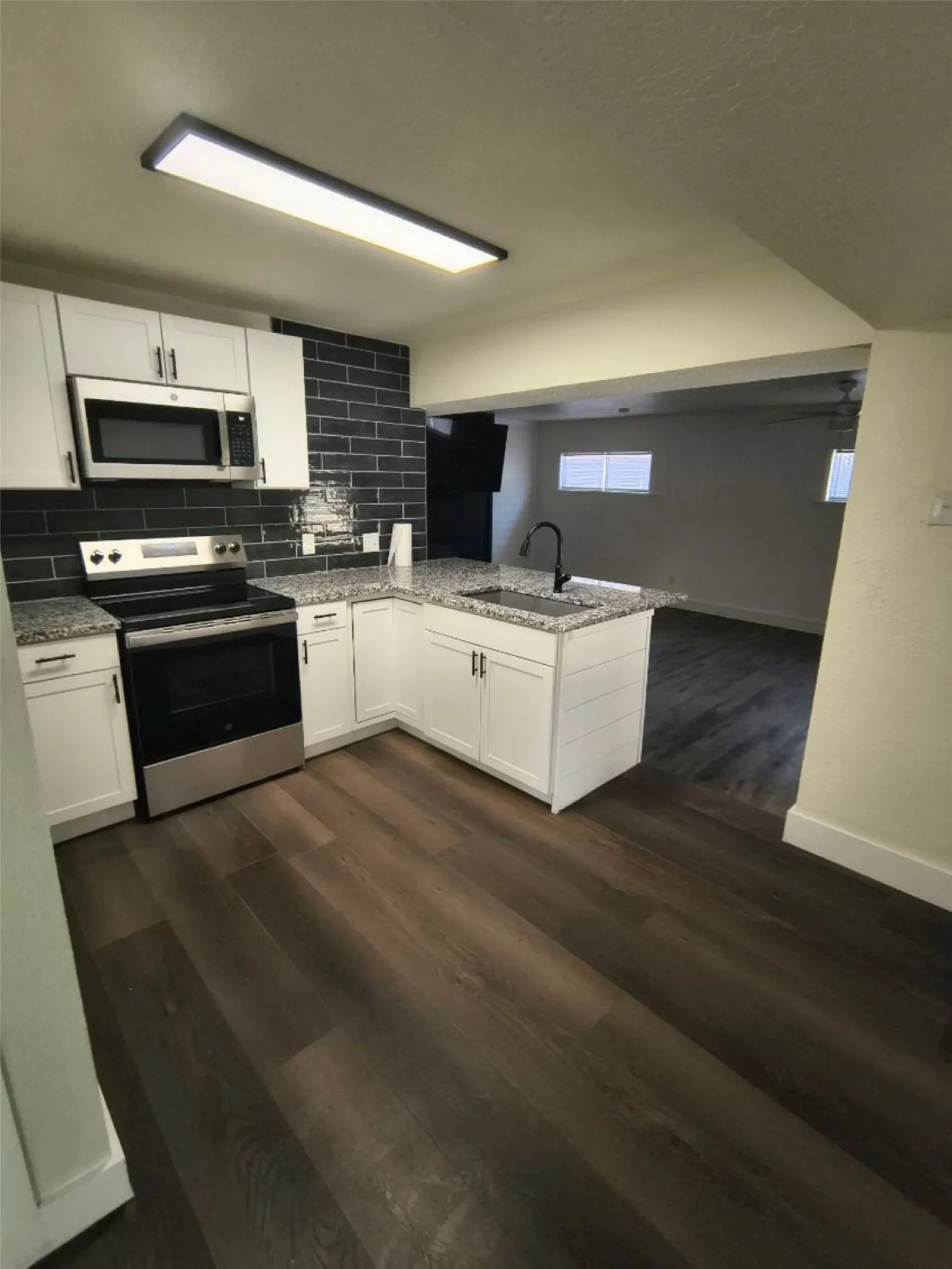 For Sale in Henderson County , 140 Doe Run Road, Gun Barrel City, Texas 75156, 2 Bedroom, 1 Bathroom, Garage spaces, 0 Sqft, built in 1984, mls#21343574, Real Estate Agent in Gun Barrel City, Homes For Sale in Henderson county, Homes For Sale in Gun Barrel City, Realtor in Gun Barrel City Texas, Real Estate Brokerage Independent Realty Texas, Luminita Cordes Realtor
