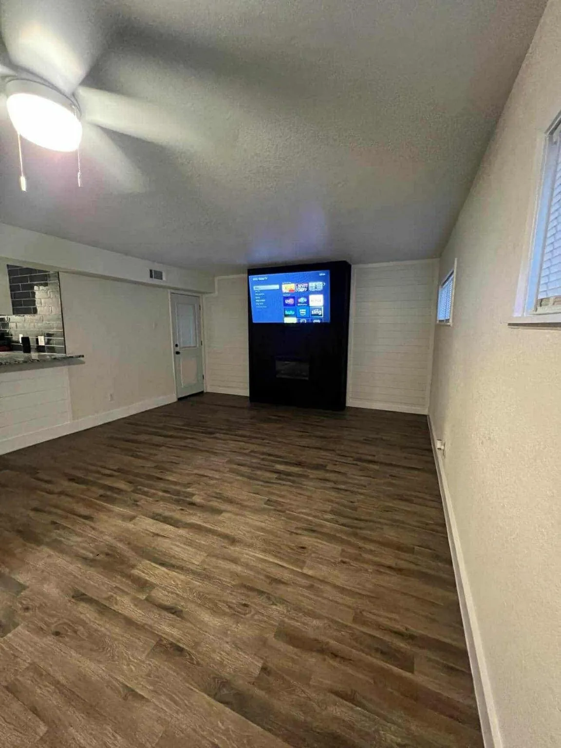 For Sale in Henderson County , 140 Doe Run Road, Gun Barrel City, Texas 75156, 2 Bedroom, 1 Bathroom, Garage spaces, 0 Sqft, built in 1984, mls#21343574, Real Estate Agent in Gun Barrel City, Homes For Sale in Henderson county, Homes For Sale in Gun Barrel City, Realtor in Gun Barrel City Texas, Real Estate Brokerage Independent Realty Texas, Luminita Cordes Realtor