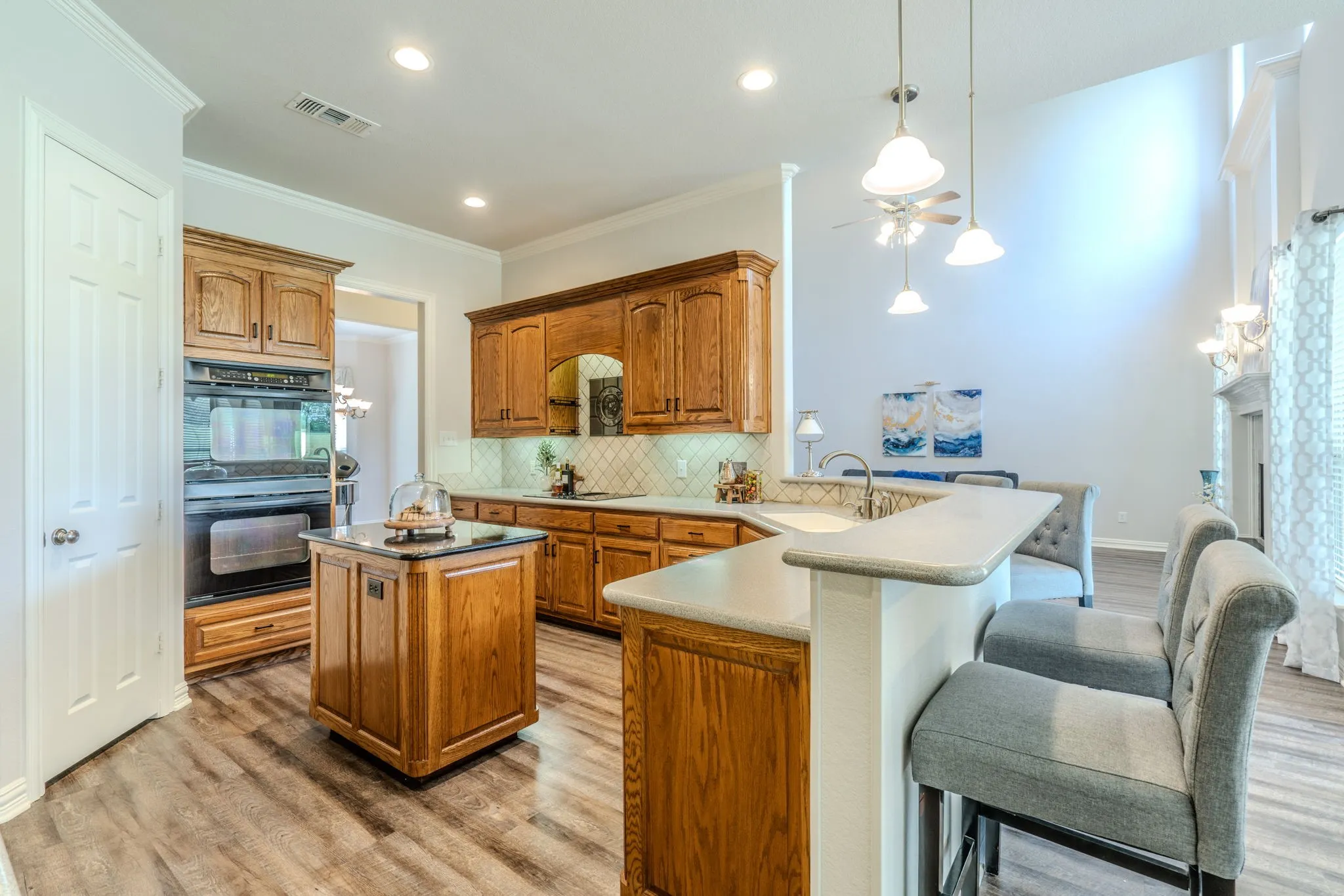 Another view of the kitchen - so much room for entertaining!