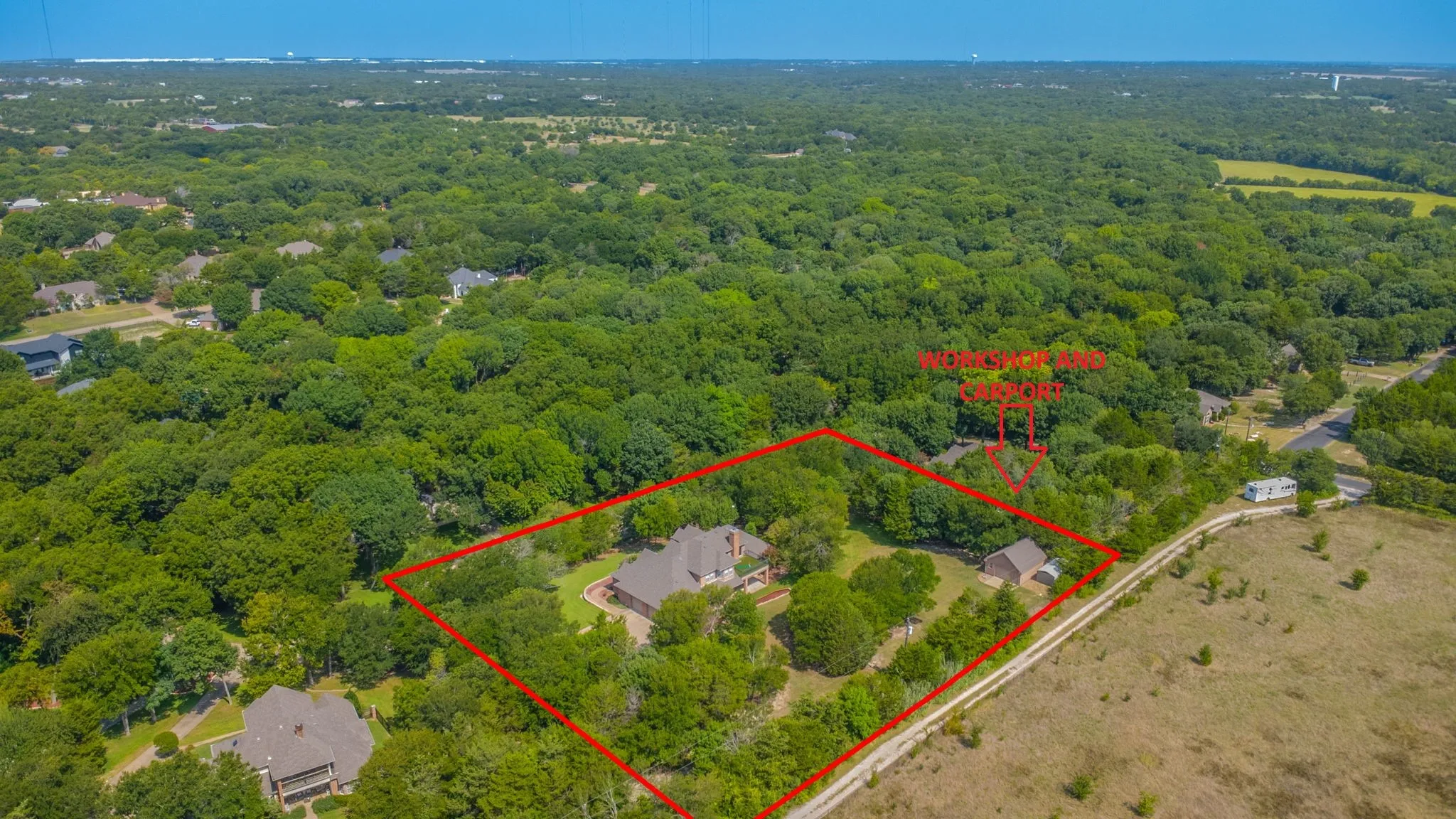 Single Family Residence For Sale in Ellis County , 6420 Shady Oaks Lane, Midlothian, Texas 76065, 4 Bedroom, 5 Bathroom, 3 Garage spaces, 4,080 Sqft, built in 2001, mls#21342751, Real Estate Agent in Midlothian, Homes For Sale in Ellis county, Homes For Sale in Midlothian, Realtor in Midlothian Texas, Real Estate Brokerage Independent Realty Texas, Luminita Cordes Realtor