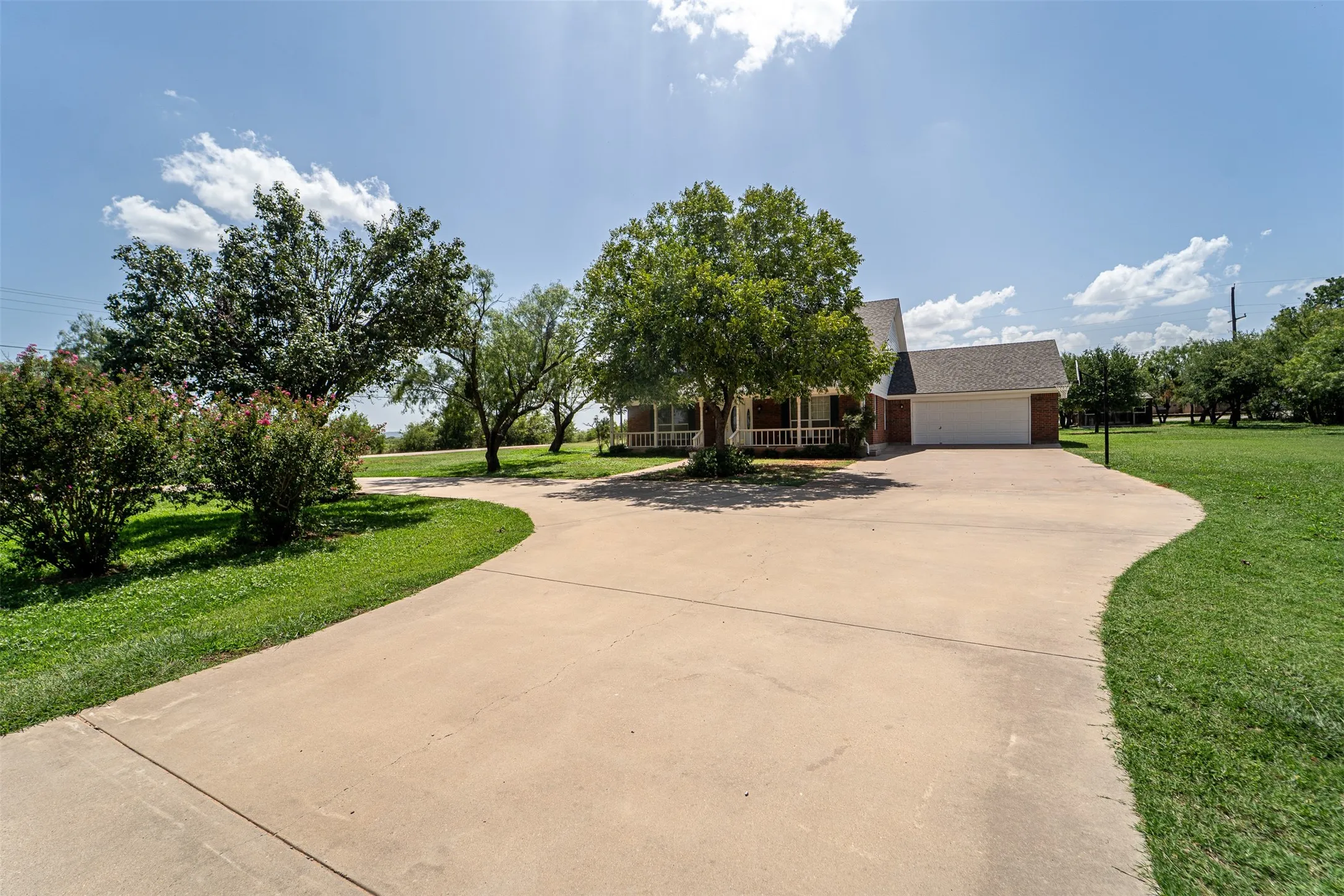 Single Family Residence For Sale in Taylor County , 102 Five Oaks Road, Abilene, Texas 79606, 3 Bedroom, 2 Bathroom, 2 Garage spaces, 2,576 Sqft, built in 1994, mls#21314305, Real Estate Agent in Abilene, Homes For Sale in Taylor county, Homes For Sale in Abilene, Realtor in Abilene Texas, Real Estate Brokerage Independent Realty Texas, Luminita Cordes Realtor