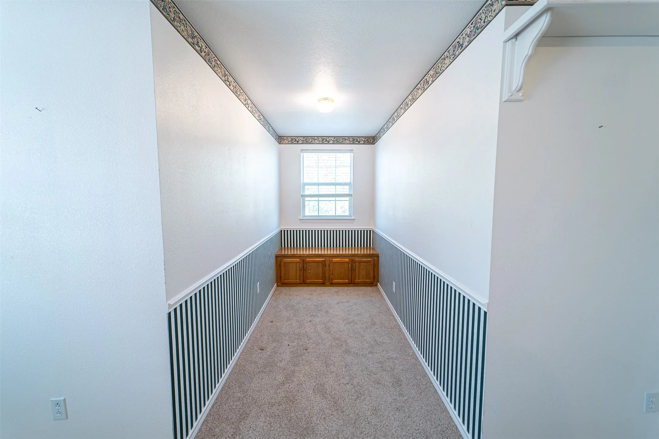 Single Family Residence For Sale in Taylor County , 102 Five Oaks Road, Abilene, Texas 79606, 3 Bedroom, 2 Bathroom, 2 Garage spaces, 2,576 Sqft, built in 1994, mls#21314305, Real Estate Agent in Abilene, Homes For Sale in Taylor county, Homes For Sale in Abilene, Realtor in Abilene Texas, Real Estate Brokerage Independent Realty Texas, Luminita Cordes Realtor