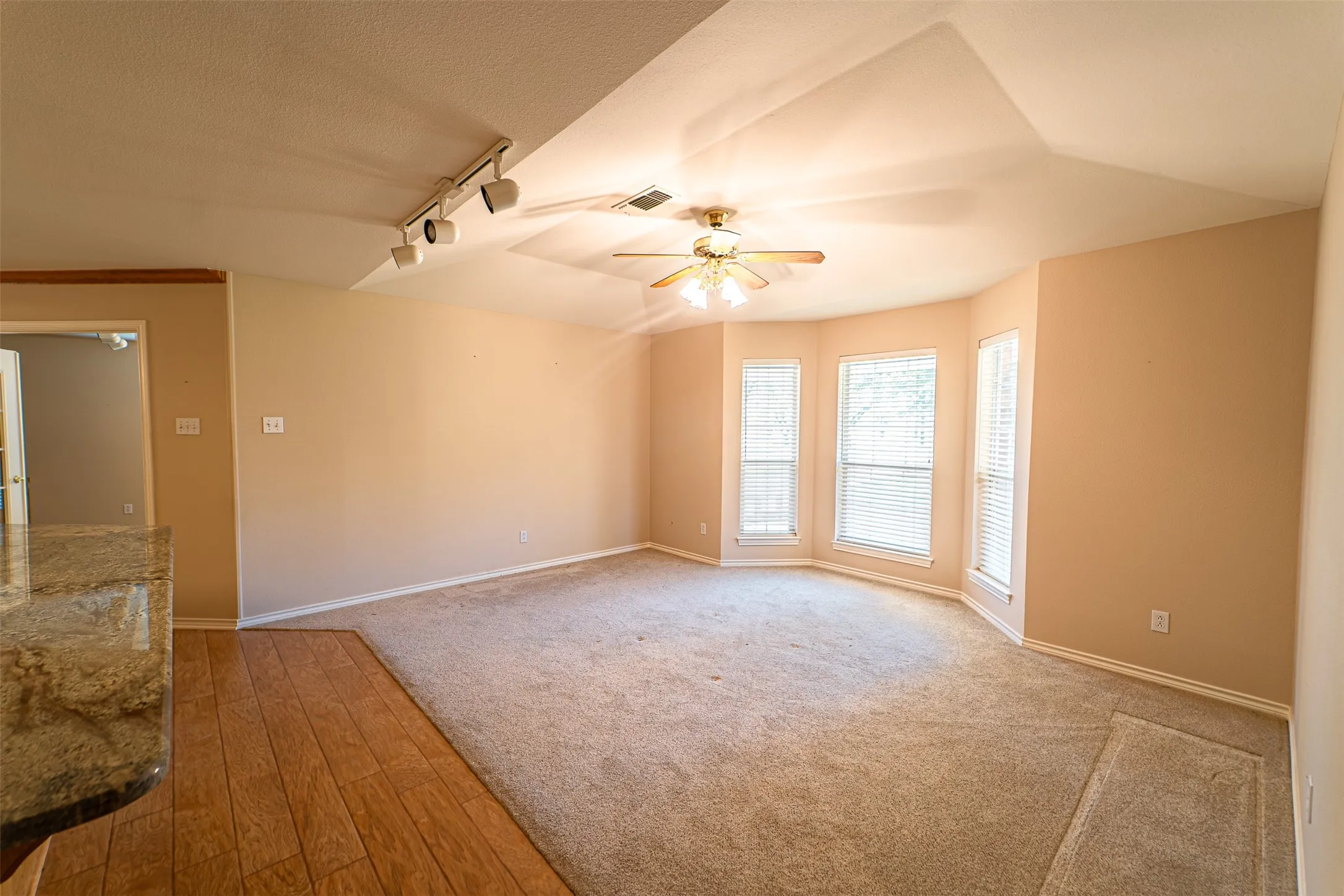 Single Family Residence For Sale in Taylor County , 102 Five Oaks Road, Abilene, Texas 79606, 3 Bedroom, 2 Bathroom, 2 Garage spaces, 2,576 Sqft, built in 1994, mls#21314305, Real Estate Agent in Abilene, Homes For Sale in Taylor county, Homes For Sale in Abilene, Realtor in Abilene Texas, Real Estate Brokerage Independent Realty Texas, Luminita Cordes Realtor