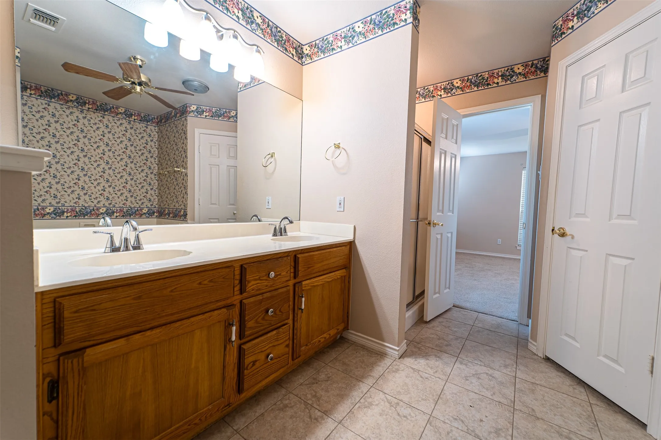 Single Family Residence For Sale in Taylor County , 102 Five Oaks Road, Abilene, Texas 79606, 3 Bedroom, 2 Bathroom, 2 Garage spaces, 2,576 Sqft, built in 1994, mls#21314305, Real Estate Agent in Abilene, Homes For Sale in Taylor county, Homes For Sale in Abilene, Realtor in Abilene Texas, Real Estate Brokerage Independent Realty Texas, Luminita Cordes Realtor