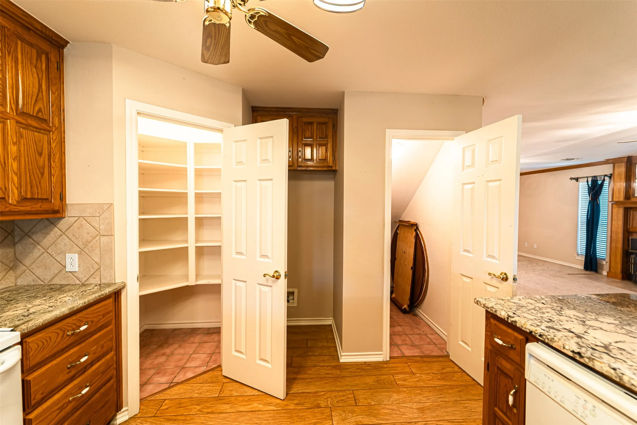 Single Family Residence For Sale in Taylor County , 102 Five Oaks Road, Abilene, Texas 79606, 3 Bedroom, 2 Bathroom, 2 Garage spaces, 2,576 Sqft, built in 1994, mls#21314305, Real Estate Agent in Abilene, Homes For Sale in Taylor county, Homes For Sale in Abilene, Realtor in Abilene Texas, Real Estate Brokerage Independent Realty Texas, Luminita Cordes Realtor