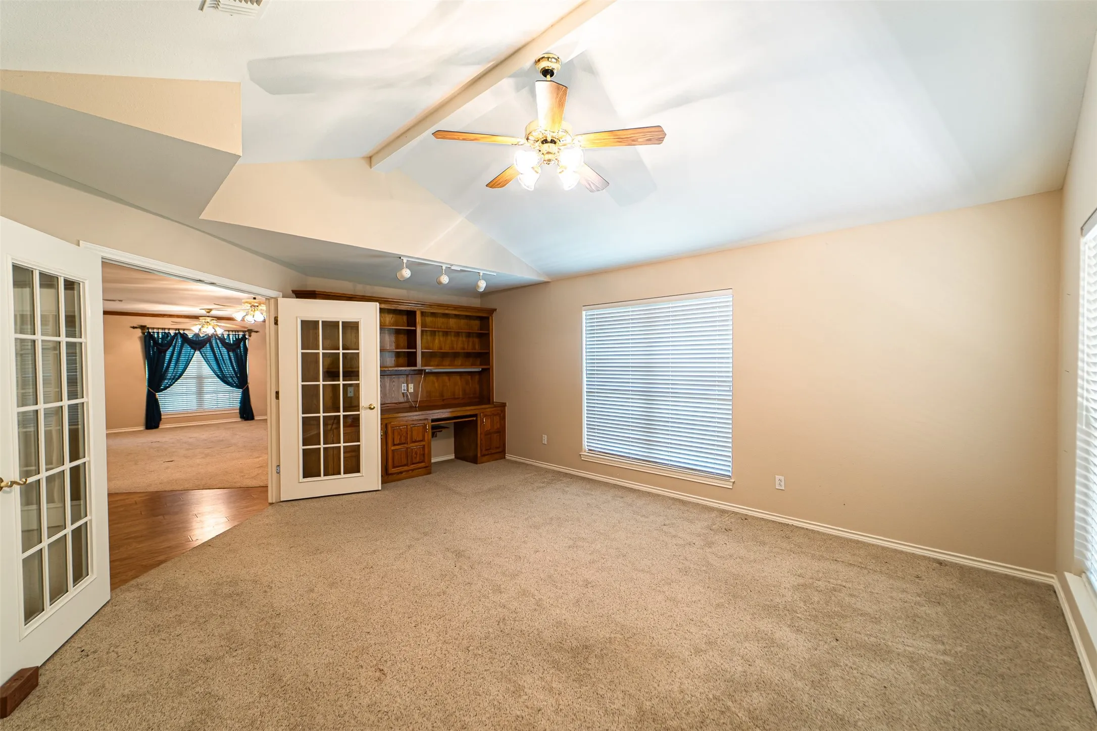 Single Family Residence For Sale in Taylor County , 102 Five Oaks Road, Abilene, Texas 79606, 3 Bedroom, 2 Bathroom, 2 Garage spaces, 2,576 Sqft, built in 1994, mls#21314305, Real Estate Agent in Abilene, Homes For Sale in Taylor county, Homes For Sale in Abilene, Realtor in Abilene Texas, Real Estate Brokerage Independent Realty Texas, Luminita Cordes Realtor