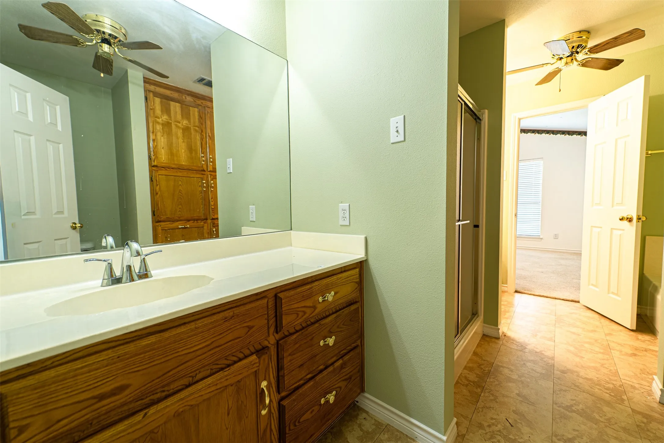Single Family Residence For Sale in Taylor County , 102 Five Oaks Road, Abilene, Texas 79606, 3 Bedroom, 2 Bathroom, 2 Garage spaces, 2,576 Sqft, built in 1994, mls#21314305, Real Estate Agent in Abilene, Homes For Sale in Taylor county, Homes For Sale in Abilene, Realtor in Abilene Texas, Real Estate Brokerage Independent Realty Texas, Luminita Cordes Realtor