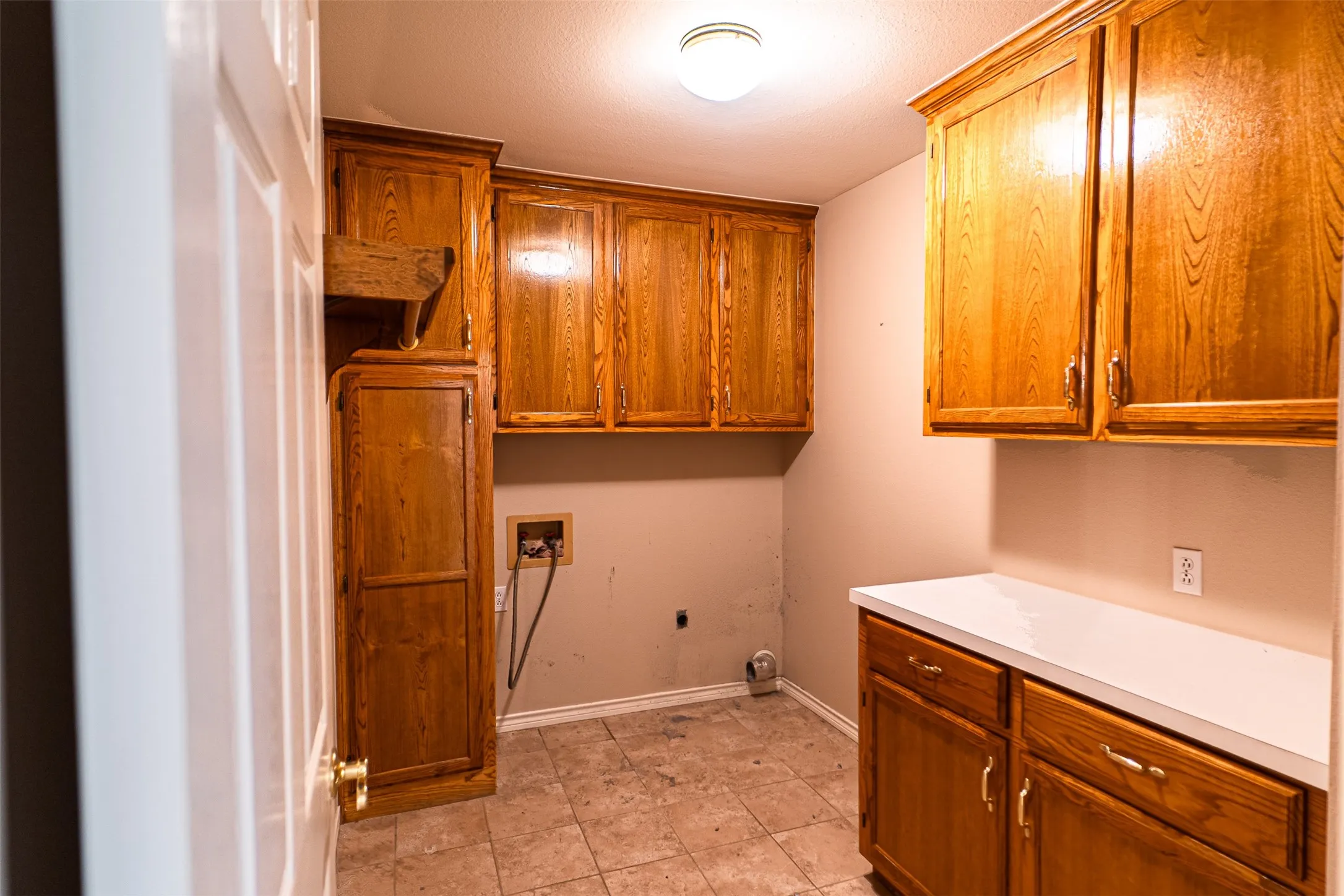Single Family Residence For Sale in Taylor County , 102 Five Oaks Road, Abilene, Texas 79606, 3 Bedroom, 2 Bathroom, 2 Garage spaces, 2,576 Sqft, built in 1994, mls#21314305, Real Estate Agent in Abilene, Homes For Sale in Taylor county, Homes For Sale in Abilene, Realtor in Abilene Texas, Real Estate Brokerage Independent Realty Texas, Luminita Cordes Realtor