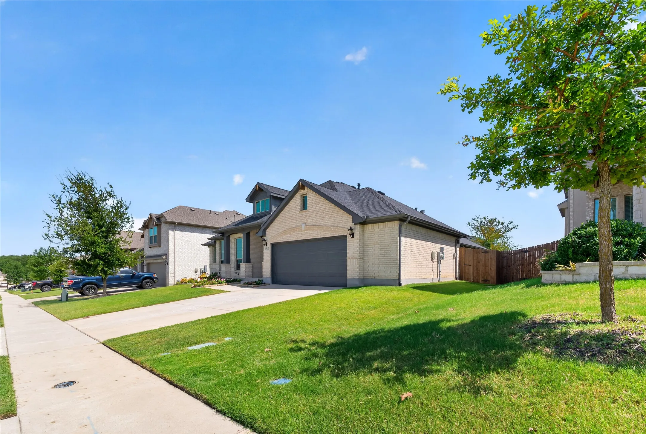 Single Family Residence For Sale in Collin County , 1301 Park Vista Drive, Anna, Texas 75409, 4 Bedrooms, 2 Bathrooms, 2 Garage spaces, 2,329 Sqft, built in 2021, Price $449,000, mls#21342898, Real Estate Agent in Anna, Homes For Sale in Collin county, Homes For Sale in Anna, Realtor in Anna Texas, Real Estate Brokerage Independent Realty Texas, Luminita Cordes Realtor