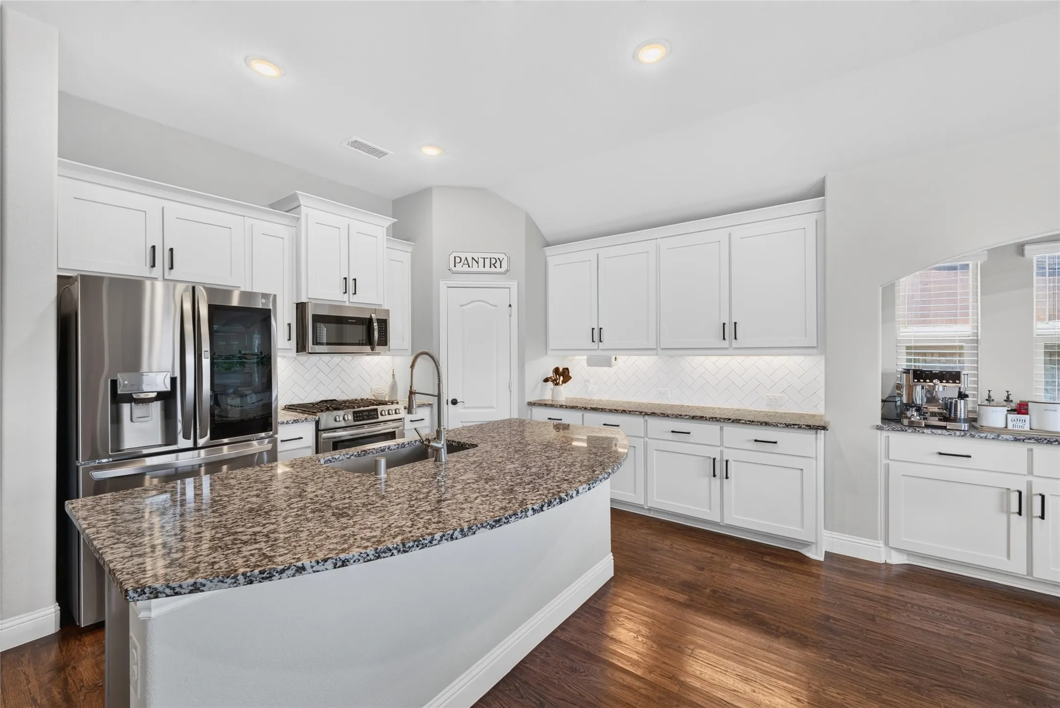 Single Family Residence For Sale in Collin County , 1301 Park Vista Drive, Anna, Texas 75409, 4 Bedrooms, 2 Bathrooms, 2 Garage spaces, 2,329 Sqft, built in 2021, Price $449,000, mls#21342898, Real Estate Agent in Anna, Homes For Sale in Collin county, Homes For Sale in Anna, Realtor in Anna Texas, Real Estate Brokerage Independent Realty Texas, Luminita Cordes Realtor