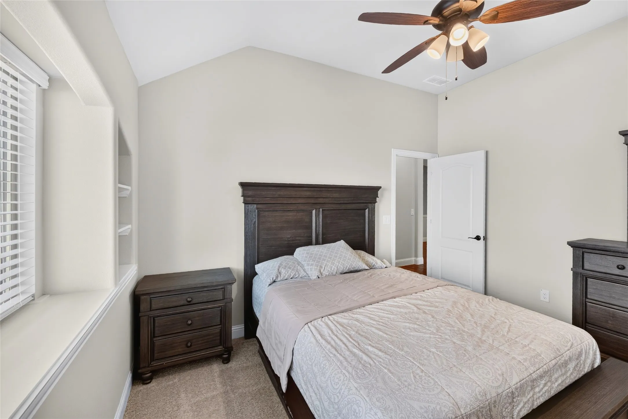 Single Family Residence For Sale in Collin County , 1301 Park Vista Drive, Anna, Texas 75409, 4 Bedrooms, 2 Bathrooms, 2 Garage spaces, 2,329 Sqft, built in 2021, Price $449,000, mls#21342898, Real Estate Agent in Anna, Homes For Sale in Collin county, Homes For Sale in Anna, Realtor in Anna Texas, Real Estate Brokerage Independent Realty Texas, Luminita Cordes Realtor