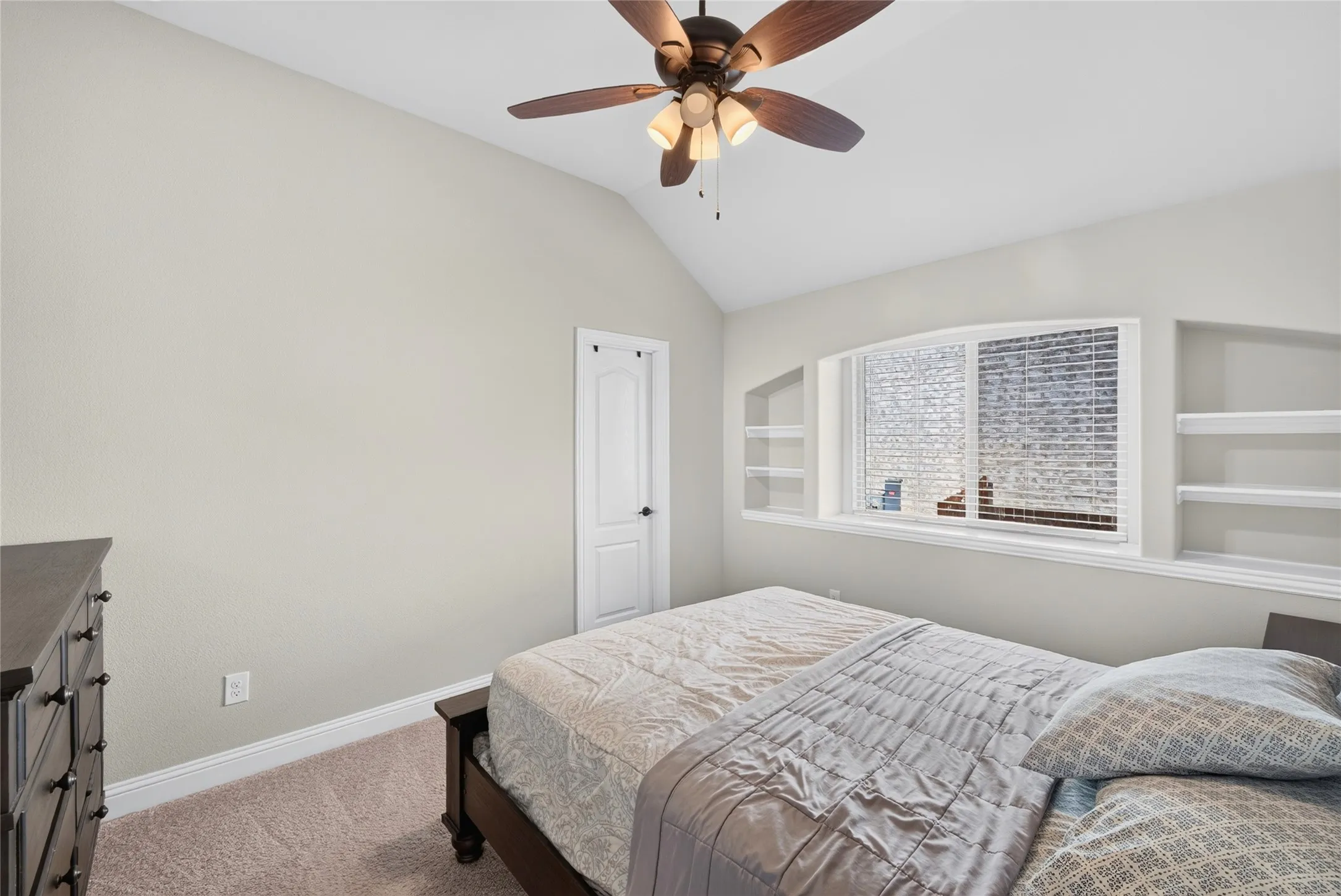 Single Family Residence For Sale in Collin County , 1301 Park Vista Drive, Anna, Texas 75409, 4 Bedrooms, 2 Bathrooms, 2 Garage spaces, 2,329 Sqft, built in 2021, Price $449,000, mls#21342898, Real Estate Agent in Anna, Homes For Sale in Collin county, Homes For Sale in Anna, Realtor in Anna Texas, Real Estate Brokerage Independent Realty Texas, Luminita Cordes Realtor