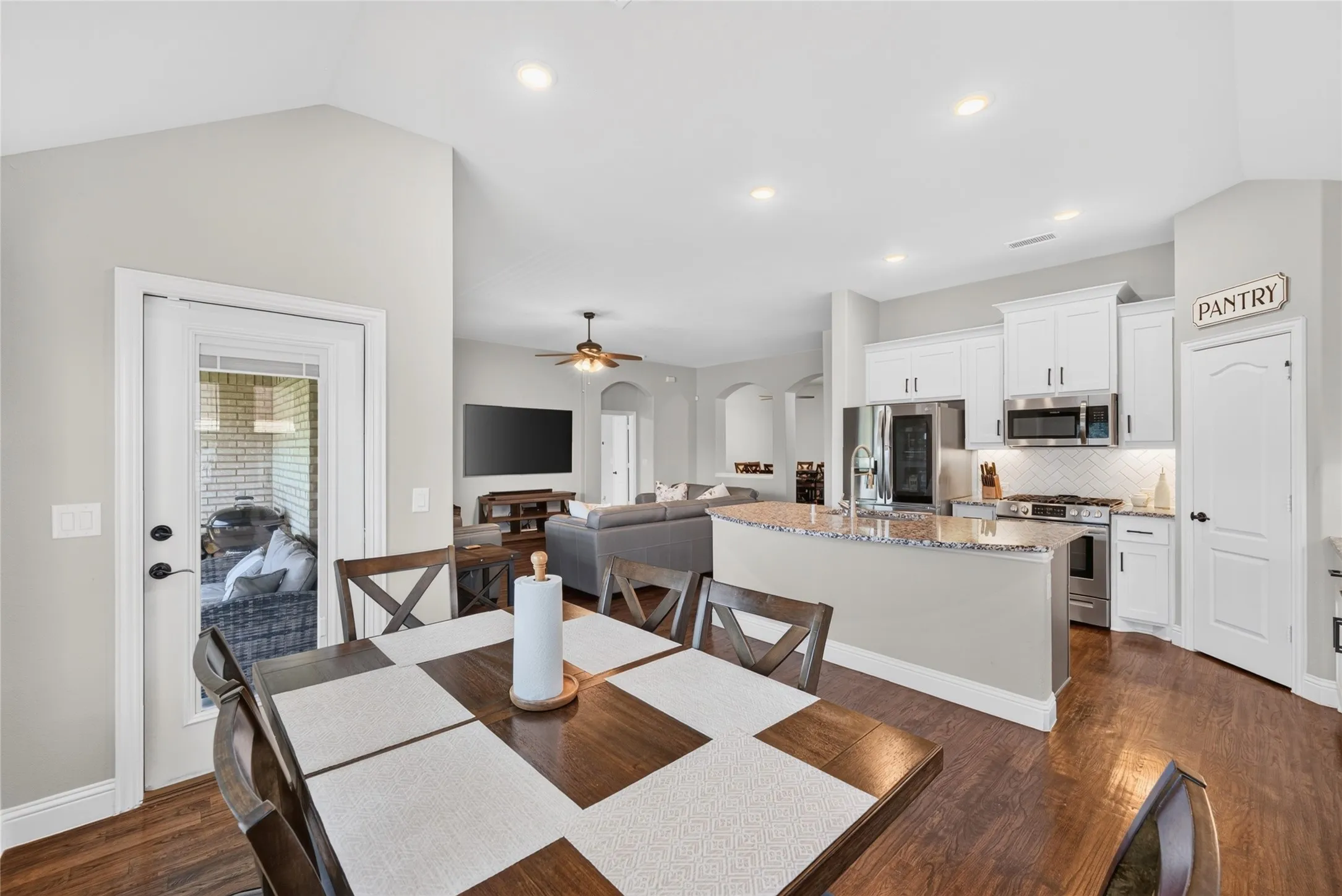 Single Family Residence For Sale in Collin County , 1301 Park Vista Drive, Anna, Texas 75409, 4 Bedrooms, 2 Bathrooms, 2 Garage spaces, 2,329 Sqft, built in 2021, Price $449,000, mls#21342898, Real Estate Agent in Anna, Homes For Sale in Collin county, Homes For Sale in Anna, Realtor in Anna Texas, Real Estate Brokerage Independent Realty Texas, Luminita Cordes Realtor