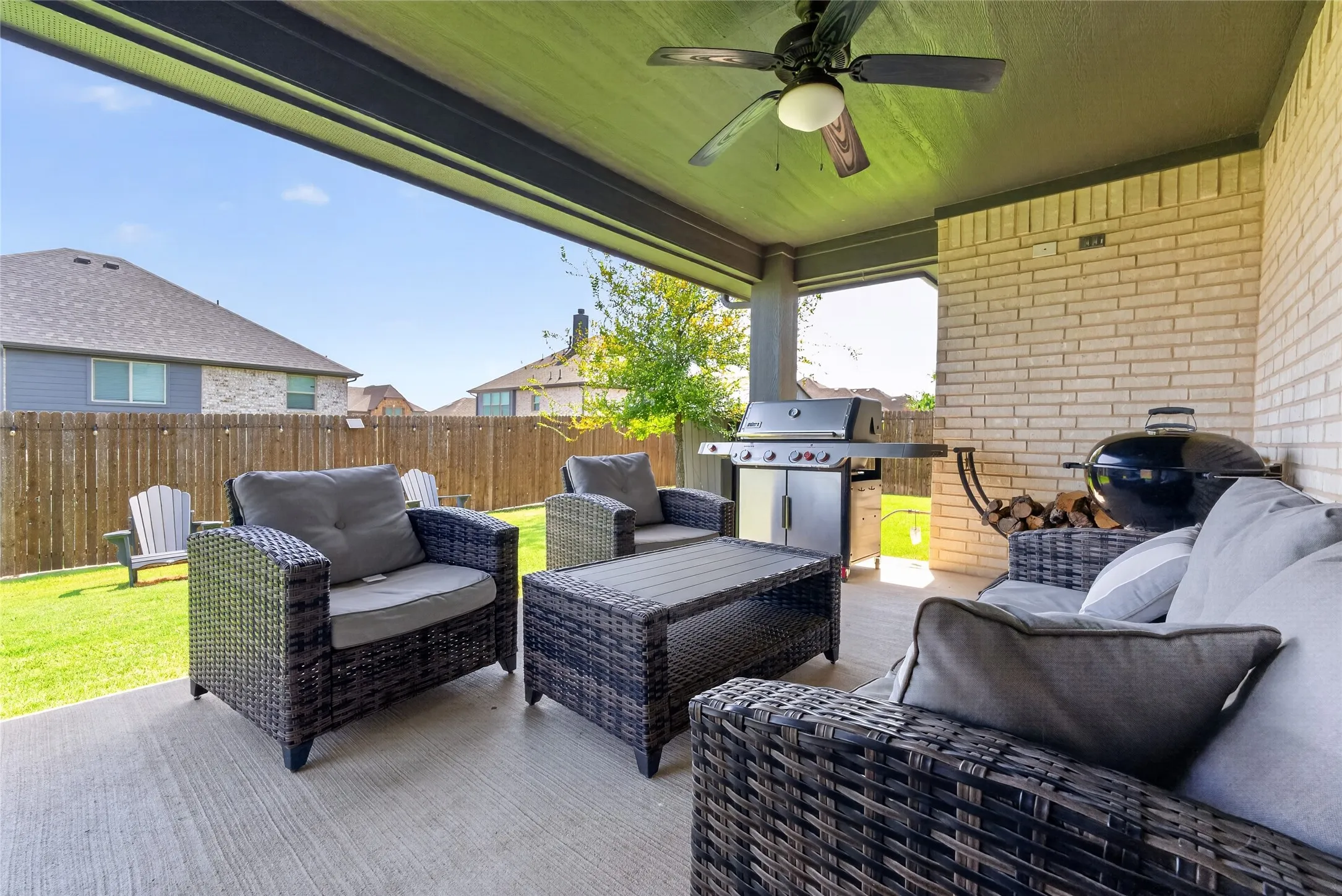 Single Family Residence For Sale in Collin County , 1301 Park Vista Drive, Anna, Texas 75409, 4 Bedrooms, 2 Bathrooms, 2 Garage spaces, 2,329 Sqft, built in 2021, Price $449,000, mls#21342898, Real Estate Agent in Anna, Homes For Sale in Collin county, Homes For Sale in Anna, Realtor in Anna Texas, Real Estate Brokerage Independent Realty Texas, Luminita Cordes Realtor