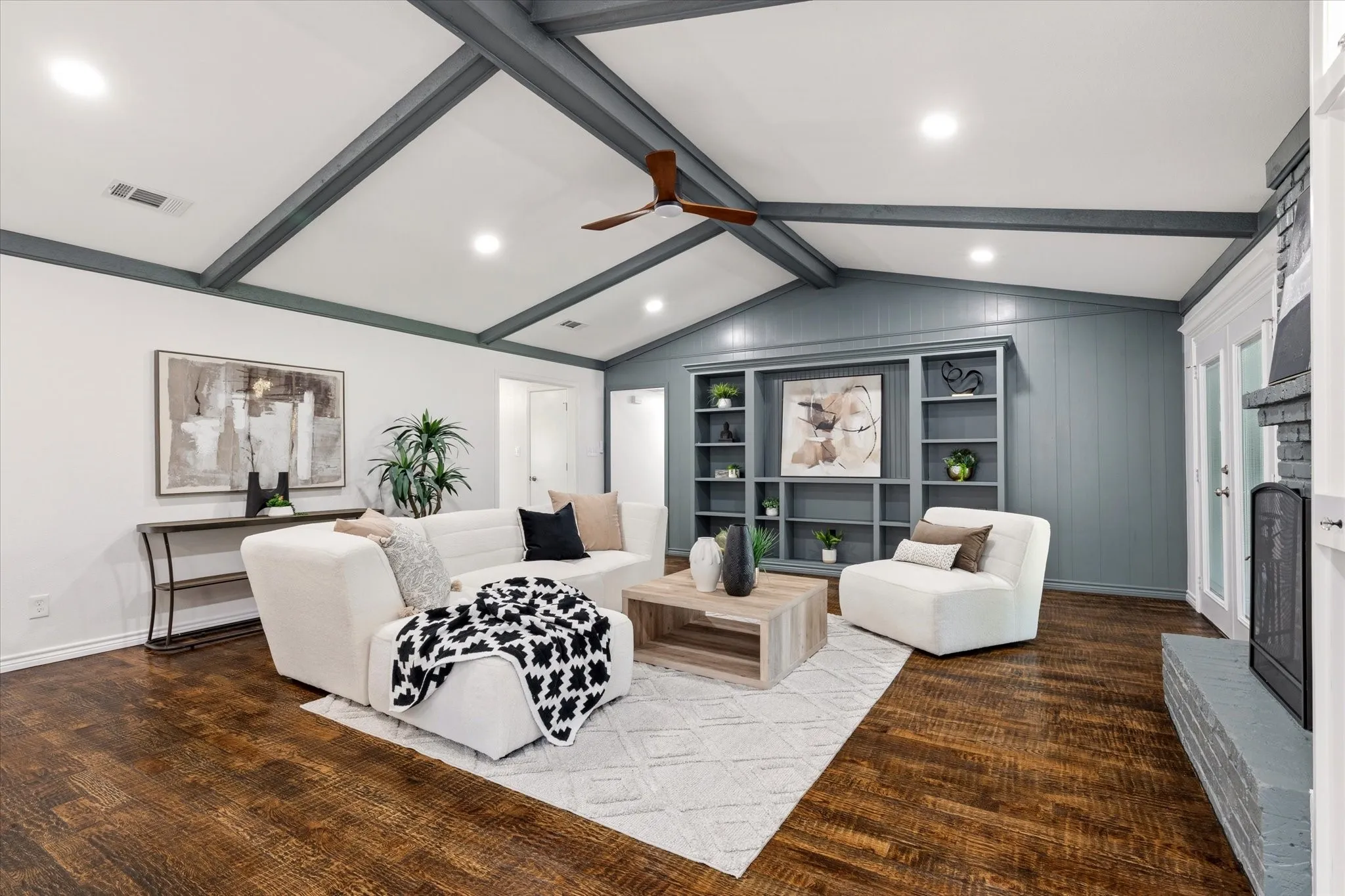 Single Family Residence For Sale in Dallas County , 4837 Ashbrook Road, Dallas, Texas 75227, 4 Bedroom, 3 Bathroom, 2 Garage spaces, 2,328 Sqft, built in 1970, mls#21343523, Real Estate Agent in Dallas, Homes For Sale in Dallas county, Homes For Sale in Dallas, Realtor in Dallas Texas, Real Estate Brokerage Independent Realty Texas, Luminita Cordes Realtor
