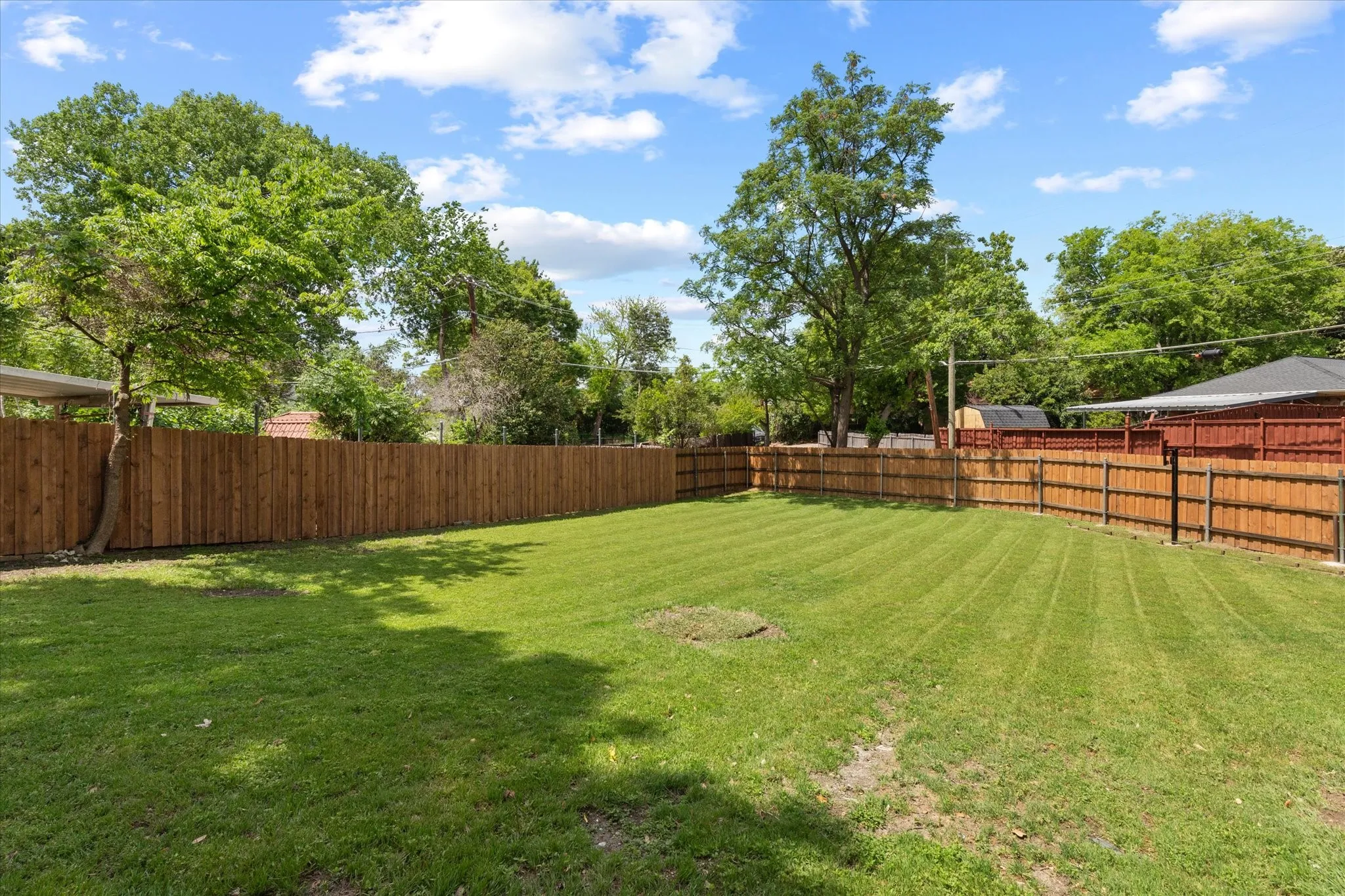 Single Family Residence For Sale in Dallas County , 4837 Ashbrook Road, Dallas, Texas 75227, 4 Bedroom, 3 Bathroom, 2 Garage spaces, 2,328 Sqft, built in 1970, mls#21343523, Real Estate Agent in Dallas, Homes For Sale in Dallas county, Homes For Sale in Dallas, Realtor in Dallas Texas, Real Estate Brokerage Independent Realty Texas, Luminita Cordes Realtor