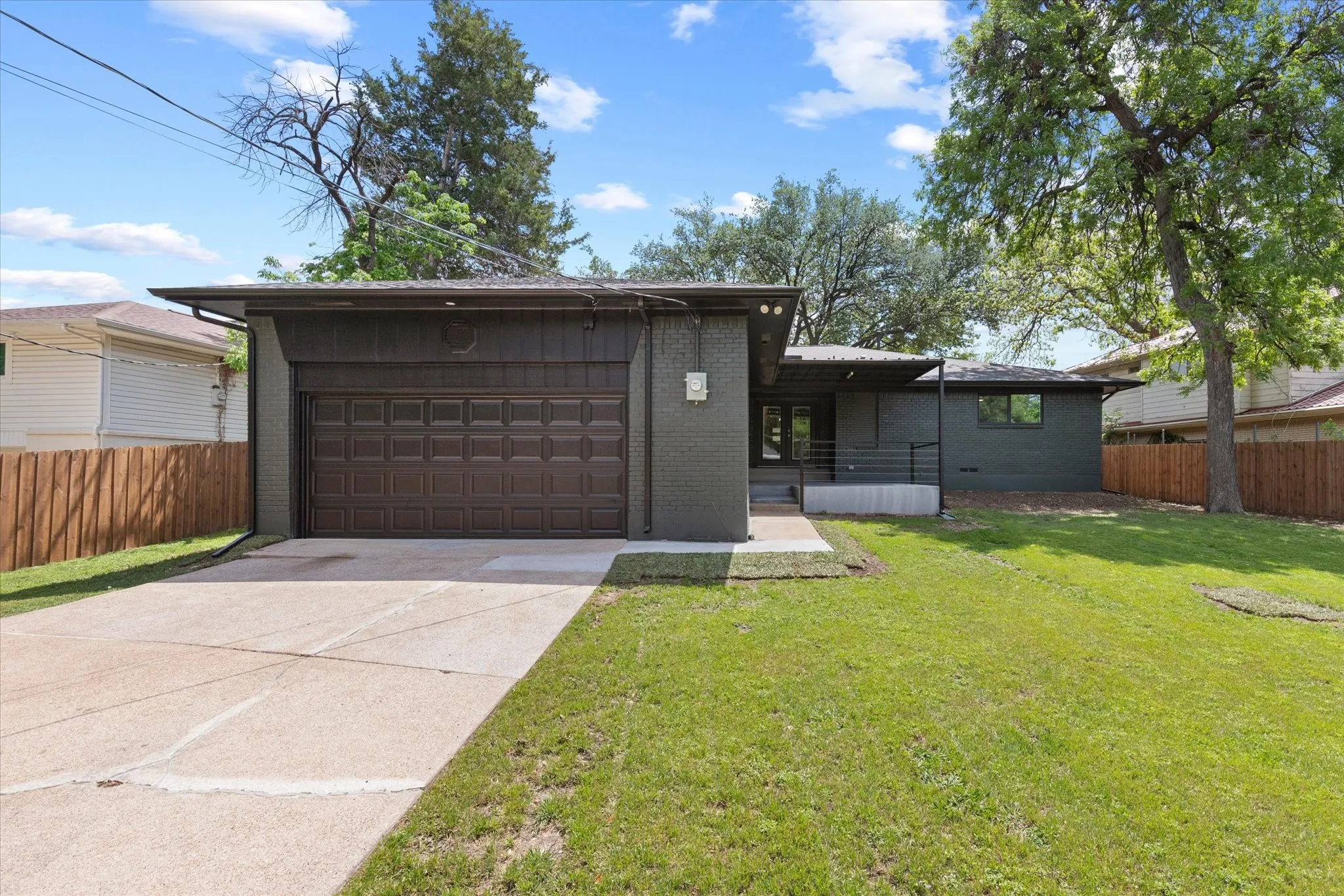 Single Family Residence For Sale in Dallas County , 4837 Ashbrook Road, Dallas, Texas 75227, 4 Bedroom, 3 Bathroom, 2 Garage spaces, 2,328 Sqft, built in 1970, mls#21343523, Real Estate Agent in Dallas, Homes For Sale in Dallas county, Homes For Sale in Dallas, Realtor in Dallas Texas, Real Estate Brokerage Independent Realty Texas, Luminita Cordes Realtor