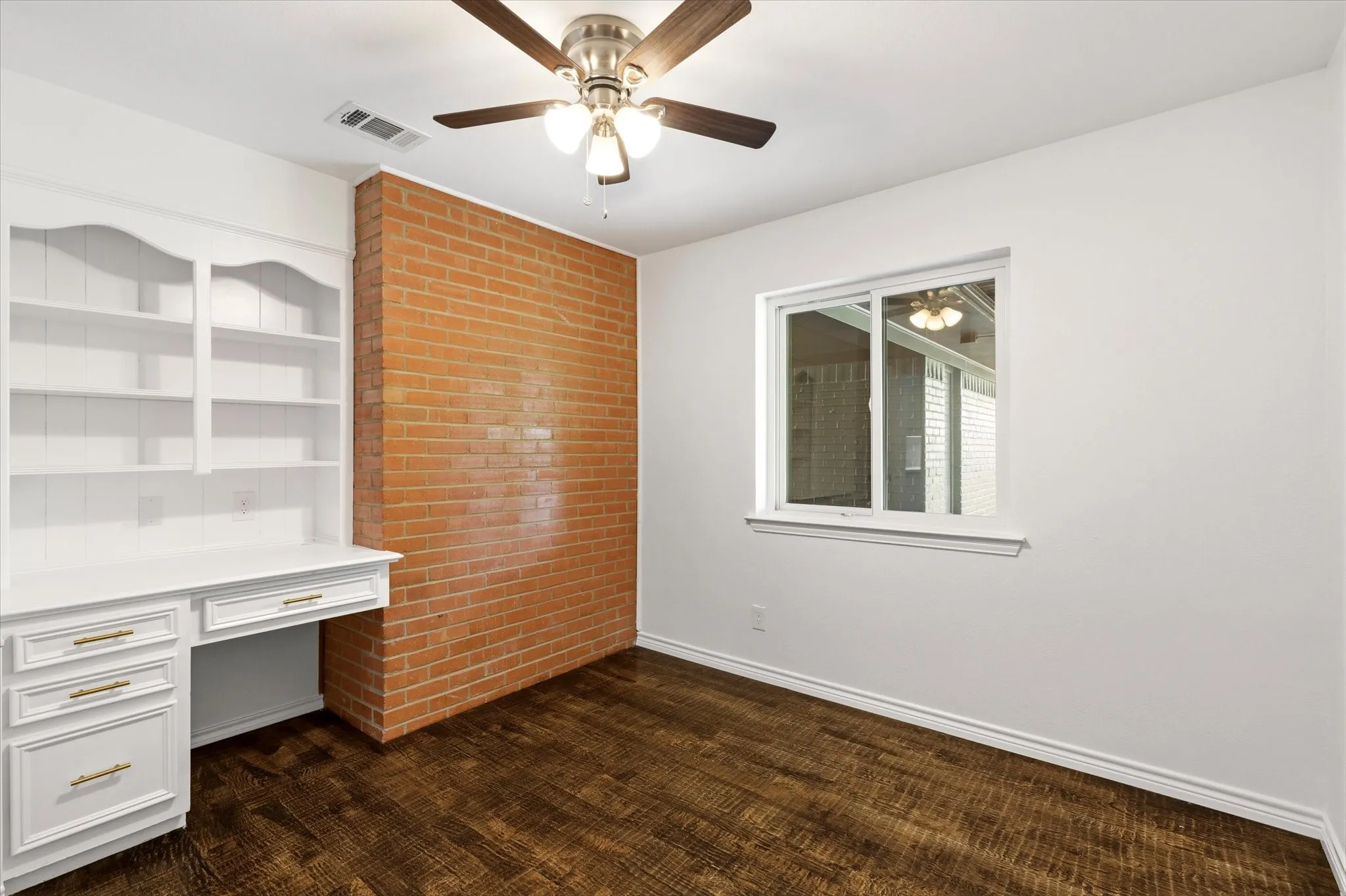 Single Family Residence For Sale in Dallas County , 4837 Ashbrook Road, Dallas, Texas 75227, 4 Bedroom, 3 Bathroom, 2 Garage spaces, 2,328 Sqft, built in 1970, mls#21343523, Real Estate Agent in Dallas, Homes For Sale in Dallas county, Homes For Sale in Dallas, Realtor in Dallas Texas, Real Estate Brokerage Independent Realty Texas, Luminita Cordes Realtor