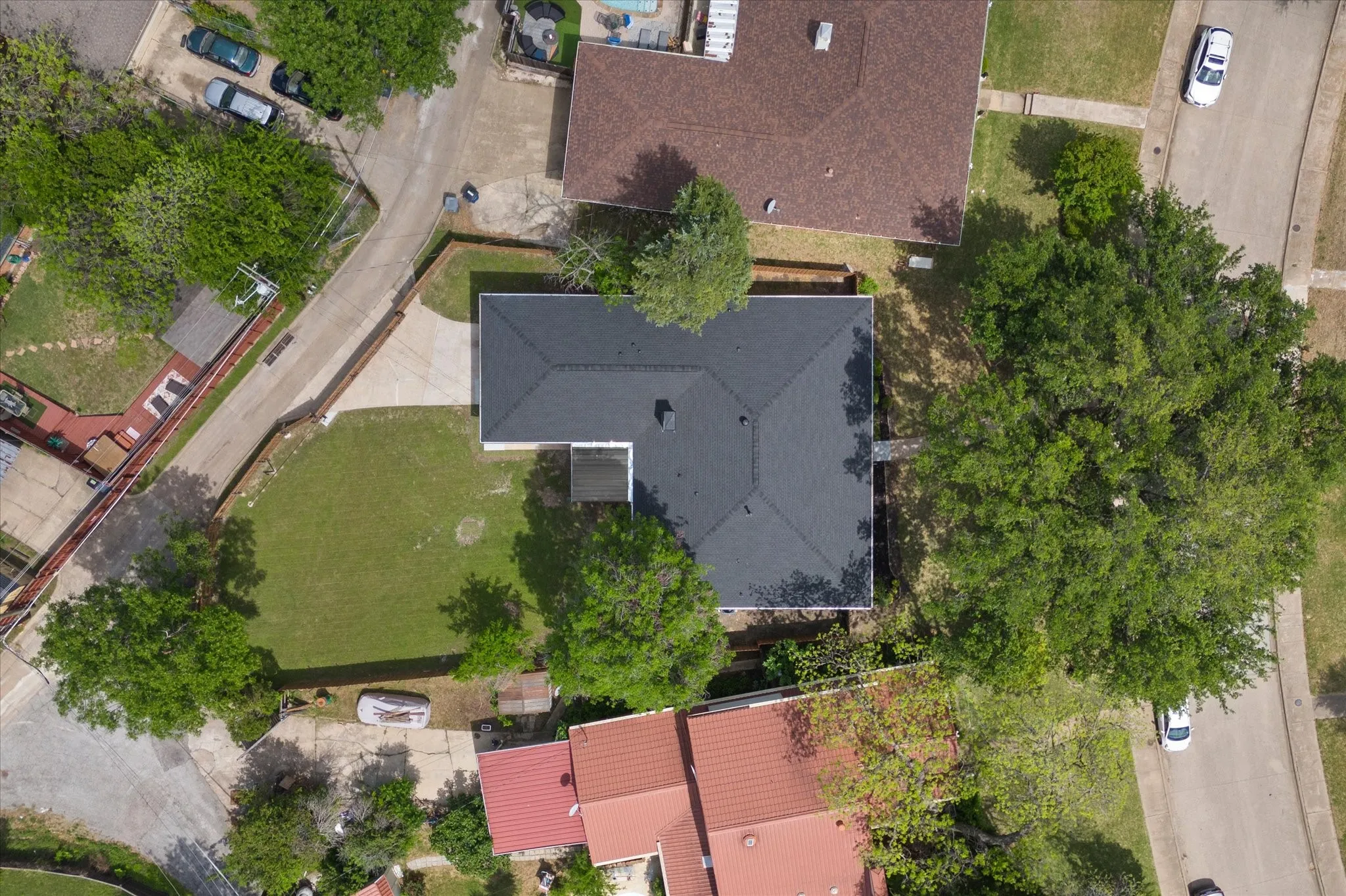 Single Family Residence For Sale in Dallas County , 4837 Ashbrook Road, Dallas, Texas 75227, 4 Bedroom, 3 Bathroom, 2 Garage spaces, 2,328 Sqft, built in 1970, mls#21343523, Real Estate Agent in Dallas, Homes For Sale in Dallas county, Homes For Sale in Dallas, Realtor in Dallas Texas, Real Estate Brokerage Independent Realty Texas, Luminita Cordes Realtor