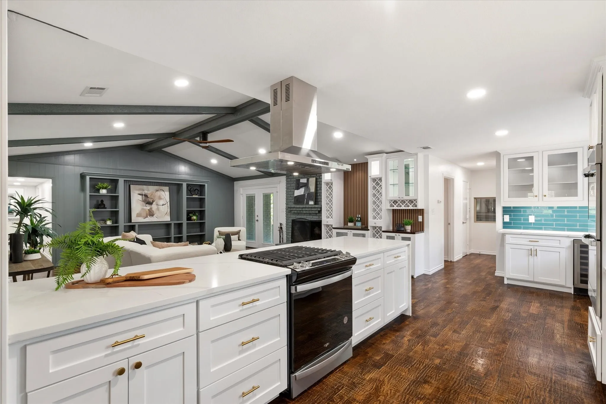 Single Family Residence For Sale in Dallas County , 4837 Ashbrook Road, Dallas, Texas 75227, 4 Bedroom, 3 Bathroom, 2 Garage spaces, 2,328 Sqft, built in 1970, mls#21343523, Real Estate Agent in Dallas, Homes For Sale in Dallas county, Homes For Sale in Dallas, Realtor in Dallas Texas, Real Estate Brokerage Independent Realty Texas, Luminita Cordes Realtor