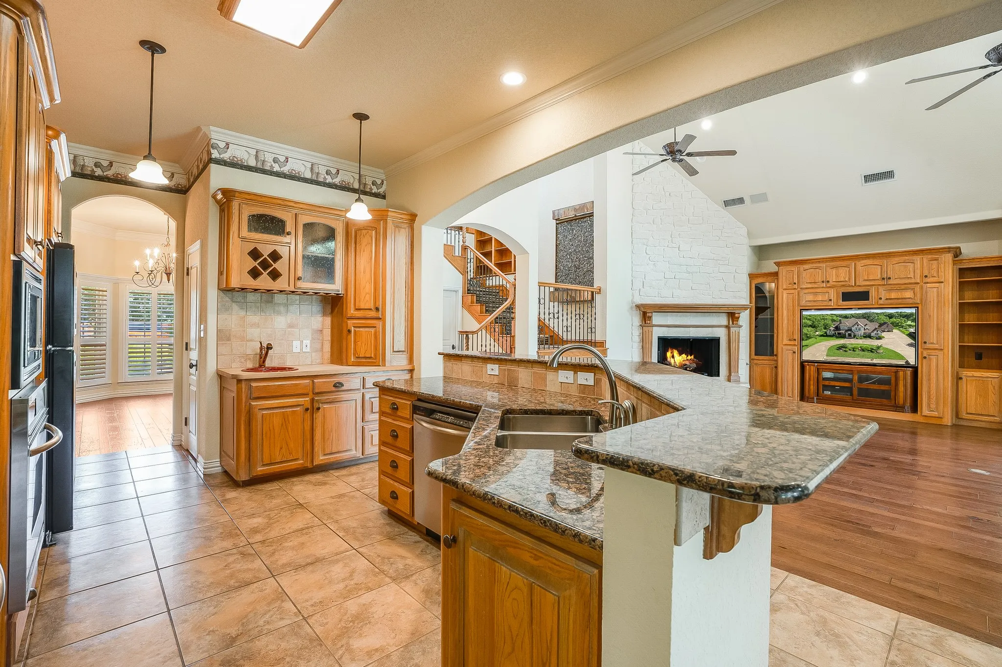 Single Family Residence For Sale in Hood County , 5809 Nutcracker Drive, Granbury, Texas 76049, 4 Bedroom, 4 Bathroom, 3 Garage spaces, 3,916 Sqft, built in 2001, mls#21335903, Real Estate Agent in Granbury, Homes For Sale in Hood county, Homes For Sale in Granbury, Realtor in Granbury Texas, Real Estate Brokerage Independent Realty Texas, Luminita Cordes Realtor