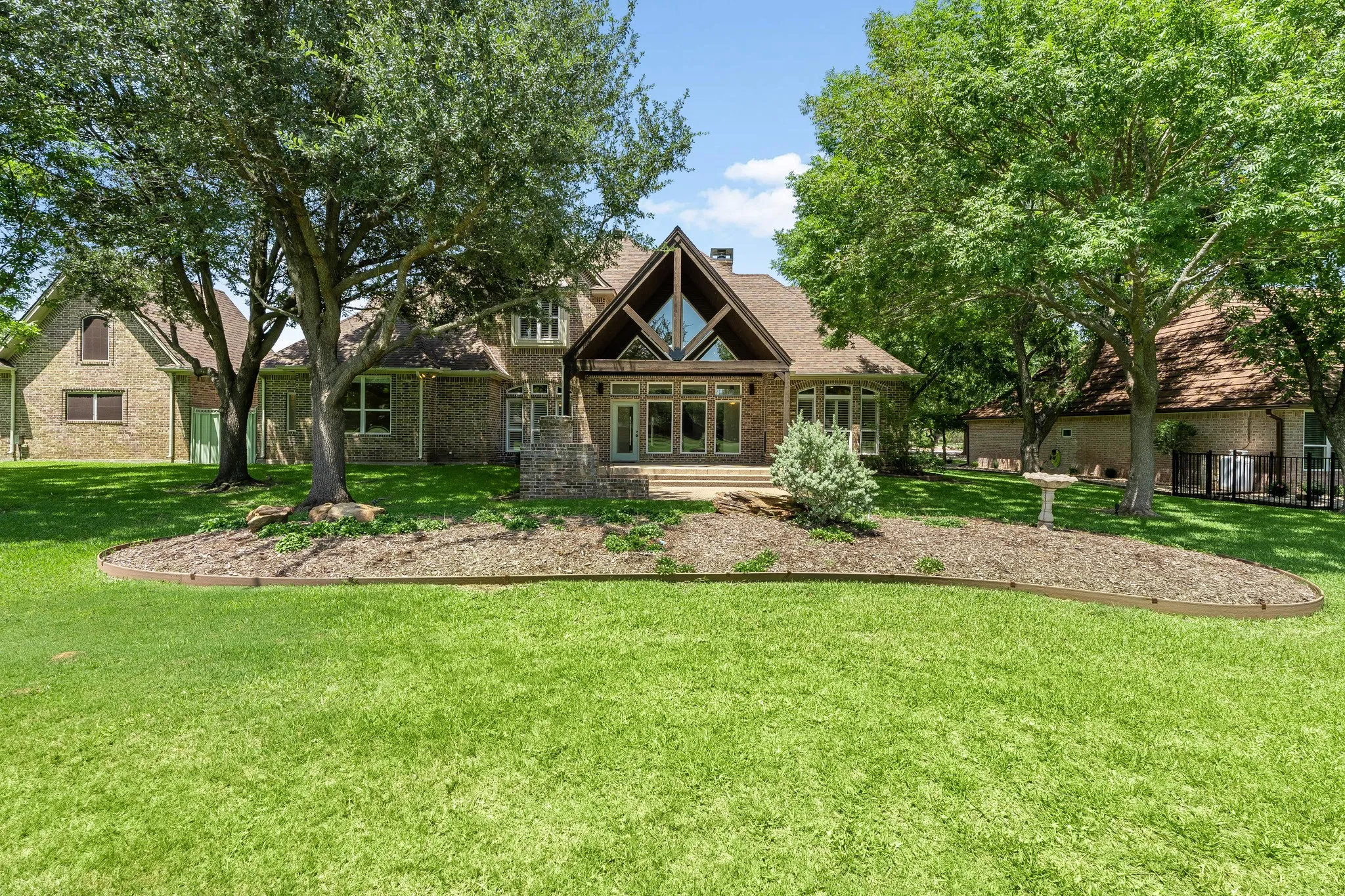 Single Family Residence For Sale in Hood County , 5809 Nutcracker Drive, Granbury, Texas 76049, 4 Bedroom, 4 Bathroom, 3 Garage spaces, 3,916 Sqft, built in 2001, mls#21335903, Real Estate Agent in Granbury, Homes For Sale in Hood county, Homes For Sale in Granbury, Realtor in Granbury Texas, Real Estate Brokerage Independent Realty Texas, Luminita Cordes Realtor