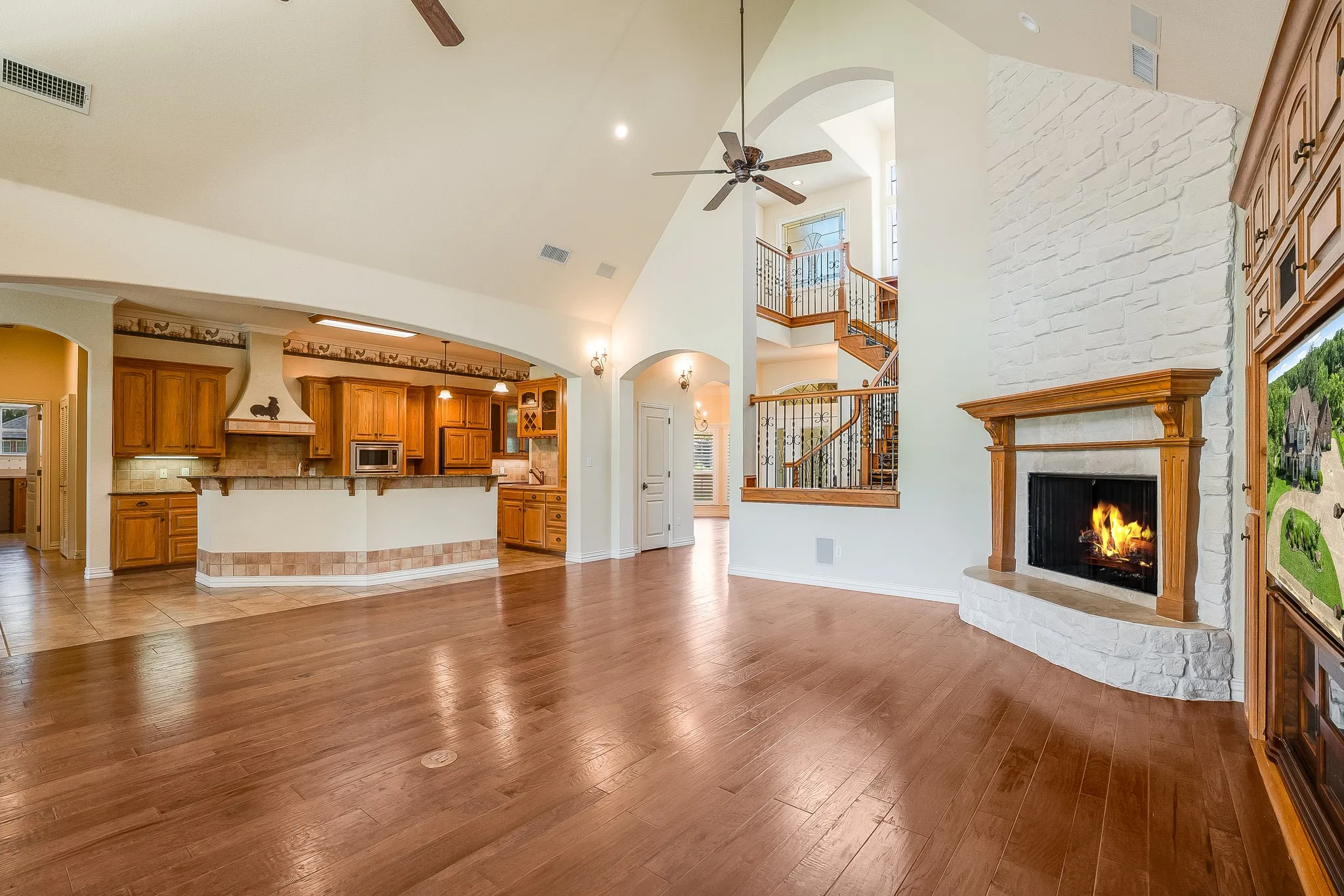 Single Family Residence For Sale in Hood County , 5809 Nutcracker Drive, Granbury, Texas 76049, 4 Bedroom, 4 Bathroom, 3 Garage spaces, 3,916 Sqft, built in 2001, mls#21335903, Real Estate Agent in Granbury, Homes For Sale in Hood county, Homes For Sale in Granbury, Realtor in Granbury Texas, Real Estate Brokerage Independent Realty Texas, Luminita Cordes Realtor