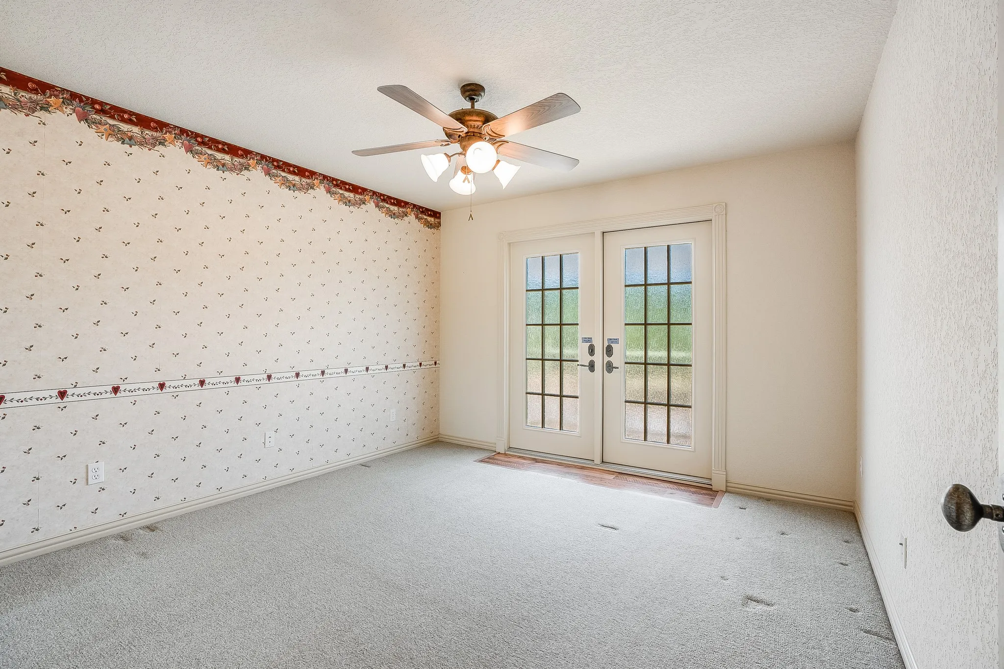 Level 2 bedroom with balcony