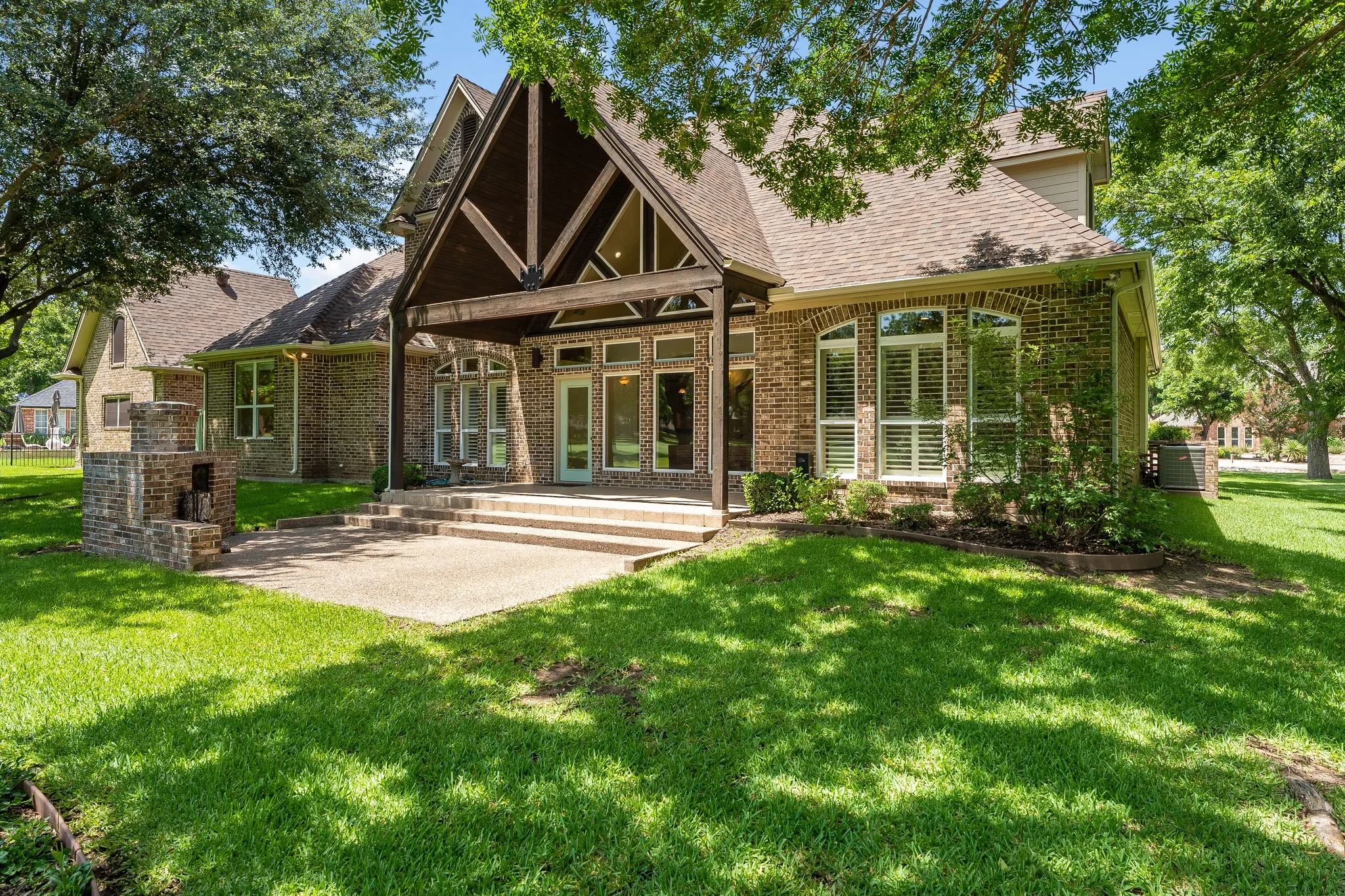 Single Family Residence For Sale in Hood County , 5809 Nutcracker Drive, Granbury, Texas 76049, 4 Bedroom, 4 Bathroom, 3 Garage spaces, 3,916 Sqft, built in 2001, mls#21335903, Real Estate Agent in Granbury, Homes For Sale in Hood county, Homes For Sale in Granbury, Realtor in Granbury Texas, Real Estate Brokerage Independent Realty Texas, Luminita Cordes Realtor