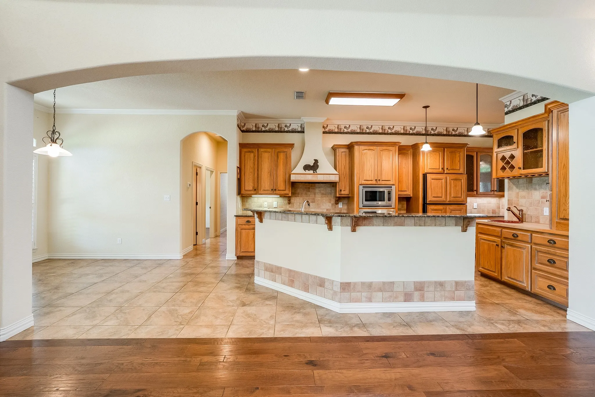 Single Family Residence For Sale in Hood County , 5809 Nutcracker Drive, Granbury, Texas 76049, 4 Bedroom, 4 Bathroom, 3 Garage spaces, 3,916 Sqft, built in 2001, mls#21335903, Real Estate Agent in Granbury, Homes For Sale in Hood county, Homes For Sale in Granbury, Realtor in Granbury Texas, Real Estate Brokerage Independent Realty Texas, Luminita Cordes Realtor