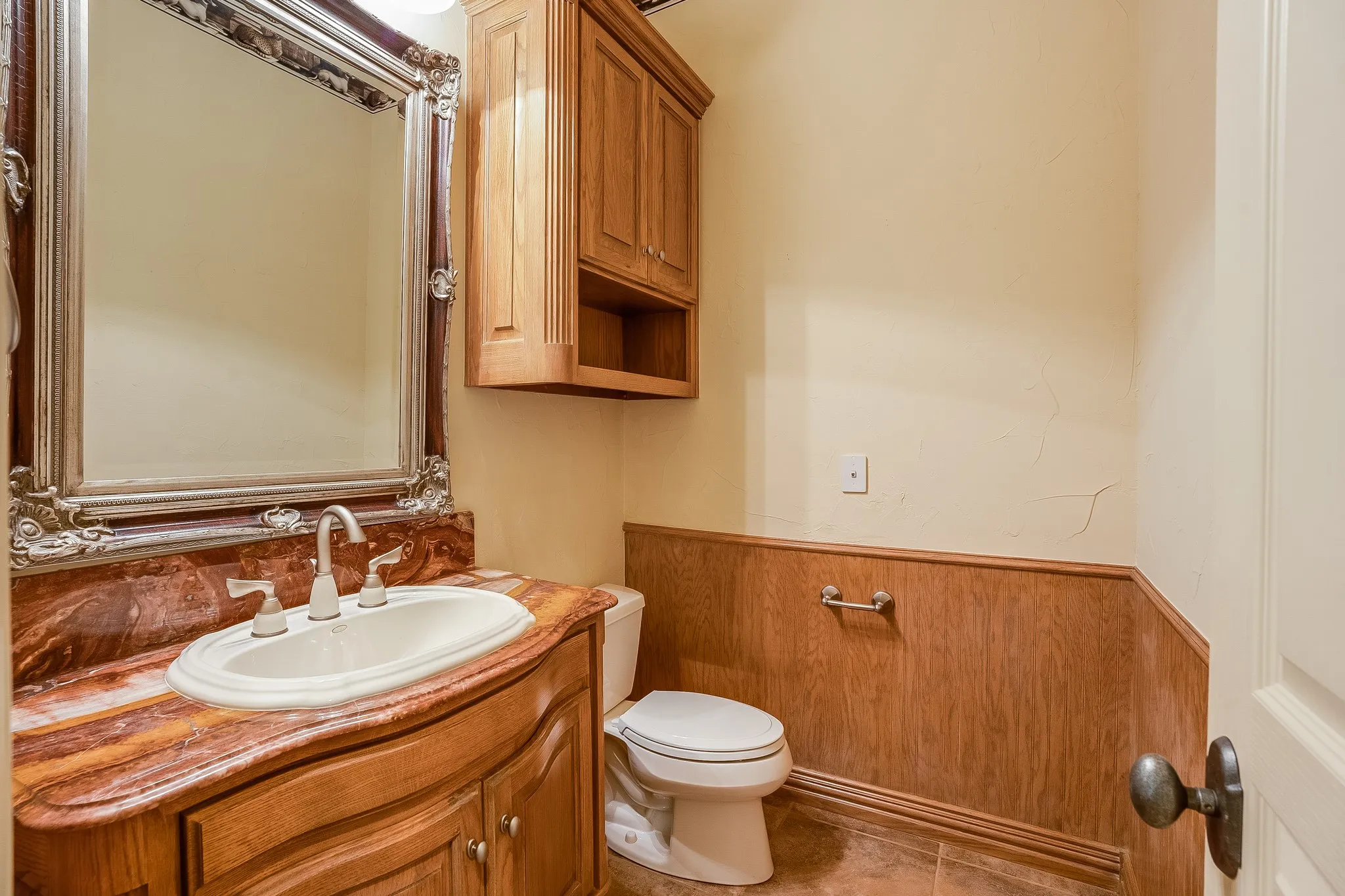 Single Family Residence For Sale in Hood County , 5809 Nutcracker Drive, Granbury, Texas 76049, 4 Bedroom, 4 Bathroom, 3 Garage spaces, 3,916 Sqft, built in 2001, mls#21335903, Real Estate Agent in Granbury, Homes For Sale in Hood county, Homes For Sale in Granbury, Realtor in Granbury Texas, Real Estate Brokerage Independent Realty Texas, Luminita Cordes Realtor