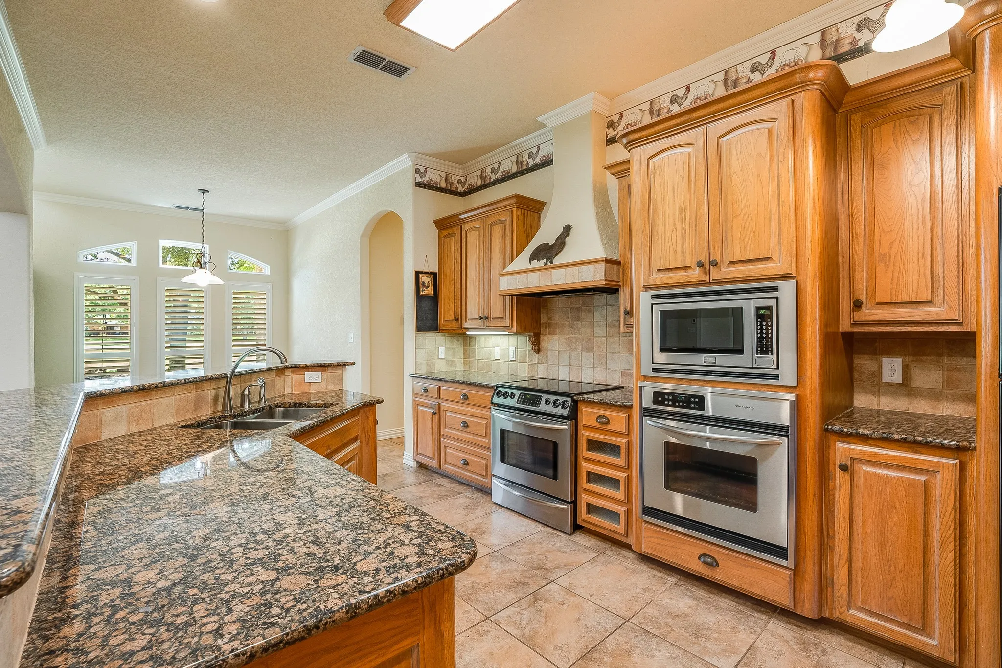 Single Family Residence For Sale in Hood County , 5809 Nutcracker Drive, Granbury, Texas 76049, 4 Bedroom, 4 Bathroom, 3 Garage spaces, 3,916 Sqft, built in 2001, mls#21335903, Real Estate Agent in Granbury, Homes For Sale in Hood county, Homes For Sale in Granbury, Realtor in Granbury Texas, Real Estate Brokerage Independent Realty Texas, Luminita Cordes Realtor