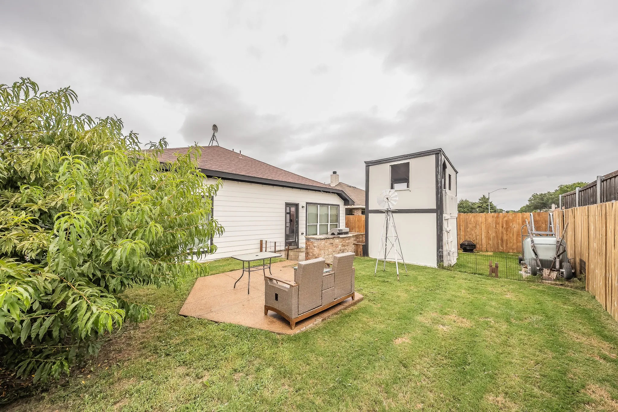 Single Family Residence For Sale in Tarrant County , 1240 Camden Yard Drive, Fort Worth, Texas 76028, 4 Bedroom, 2 Bathroom, 2 Garage spaces, 1,887 Sqft, built in 2011, mls#21337058, Real Estate Agent in Fort Worth, Homes For Sale in Tarrant county, Homes For Sale in Fort Worth, Realtor in Fort Worth Texas, Real Estate Brokerage Independent Realty Texas, Luminita Cordes Realtor
