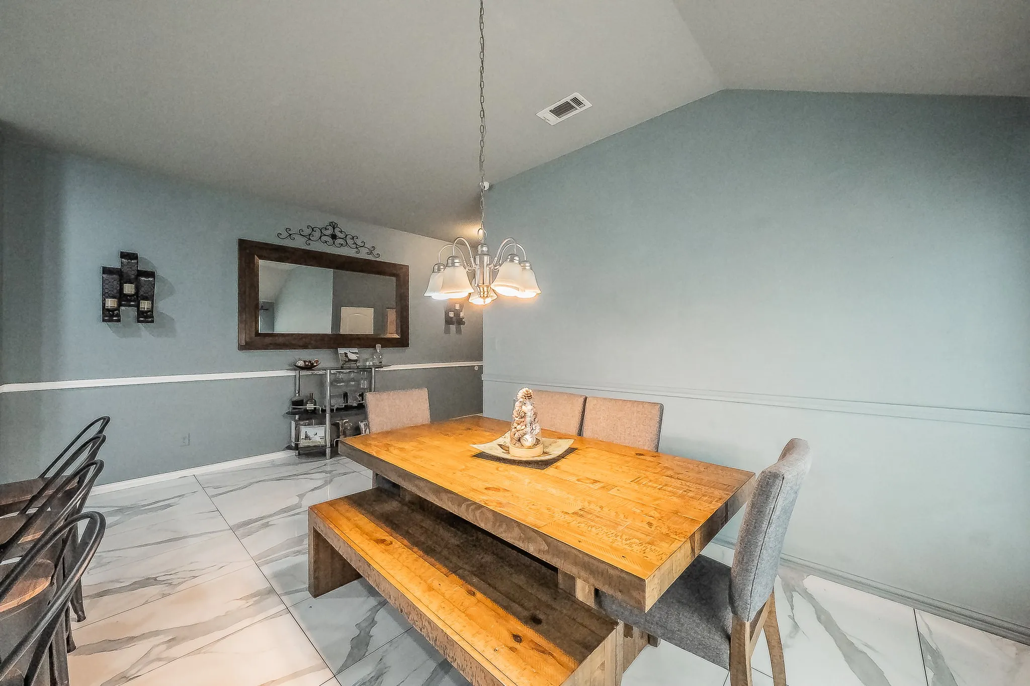 Single Family Residence For Sale in Tarrant County , 1240 Camden Yard Drive, Fort Worth, Texas 76028, 4 Bedroom, 2 Bathroom, 2 Garage spaces, 1,887 Sqft, built in 2011, mls#21337058, Real Estate Agent in Fort Worth, Homes For Sale in Tarrant county, Homes For Sale in Fort Worth, Realtor in Fort Worth Texas, Real Estate Brokerage Independent Realty Texas, Luminita Cordes Realtor