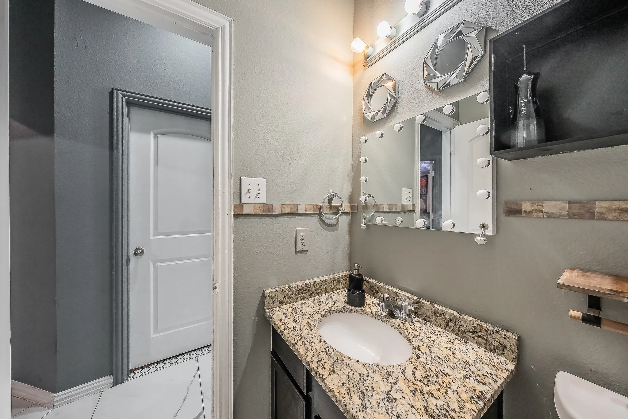 Single Family Residence For Sale in Tarrant County , 1240 Camden Yard Drive, Fort Worth, Texas 76028, 4 Bedroom, 2 Bathroom, 2 Garage spaces, 1,887 Sqft, built in 2011, mls#21337058, Real Estate Agent in Fort Worth, Homes For Sale in Tarrant county, Homes For Sale in Fort Worth, Realtor in Fort Worth Texas, Real Estate Brokerage Independent Realty Texas, Luminita Cordes Realtor