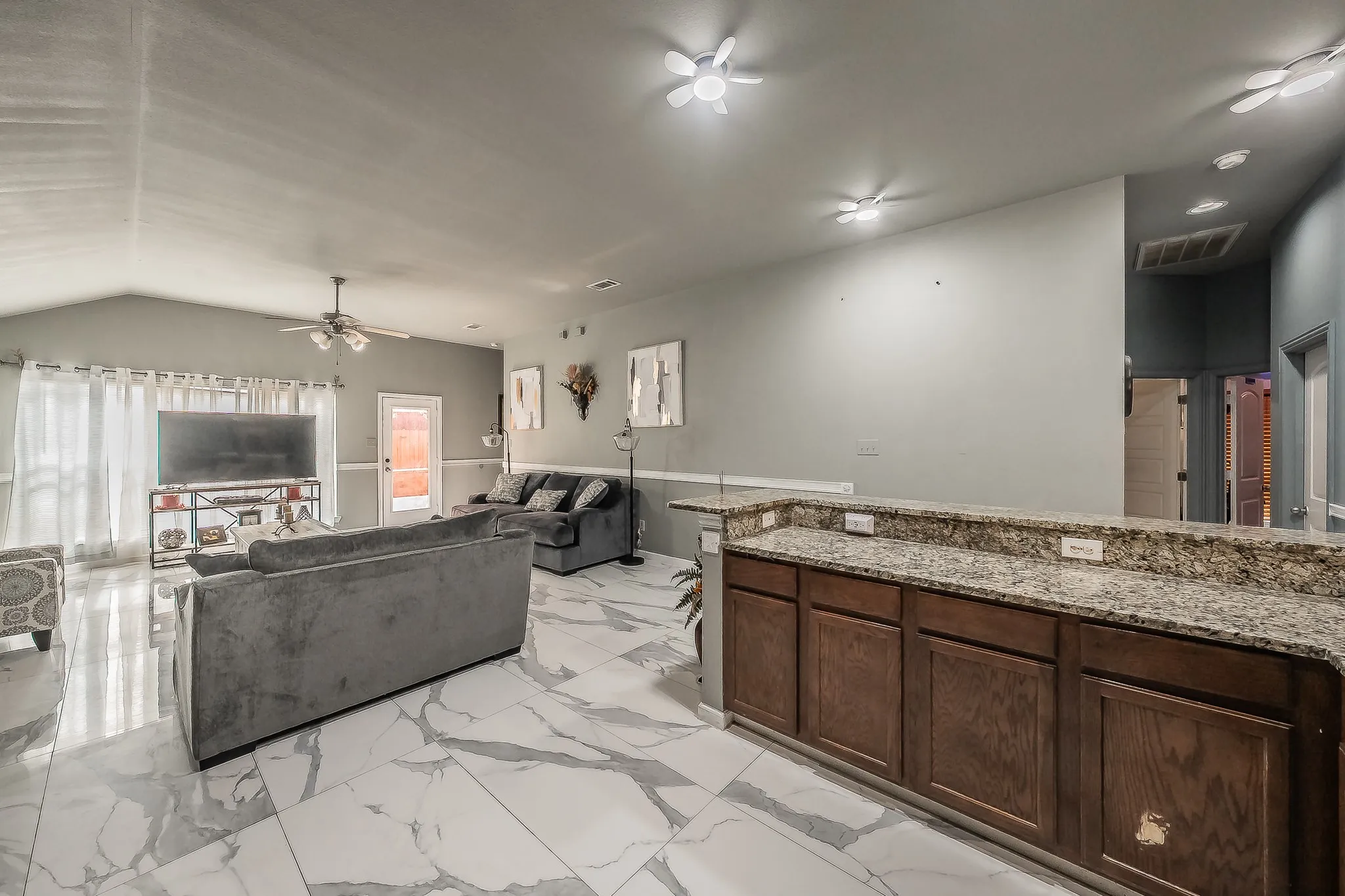 Single Family Residence For Sale in Tarrant County , 1240 Camden Yard Drive, Fort Worth, Texas 76028, 4 Bedroom, 2 Bathroom, 2 Garage spaces, 1,887 Sqft, built in 2011, mls#21337058, Real Estate Agent in Fort Worth, Homes For Sale in Tarrant county, Homes For Sale in Fort Worth, Realtor in Fort Worth Texas, Real Estate Brokerage Independent Realty Texas, Luminita Cordes Realtor