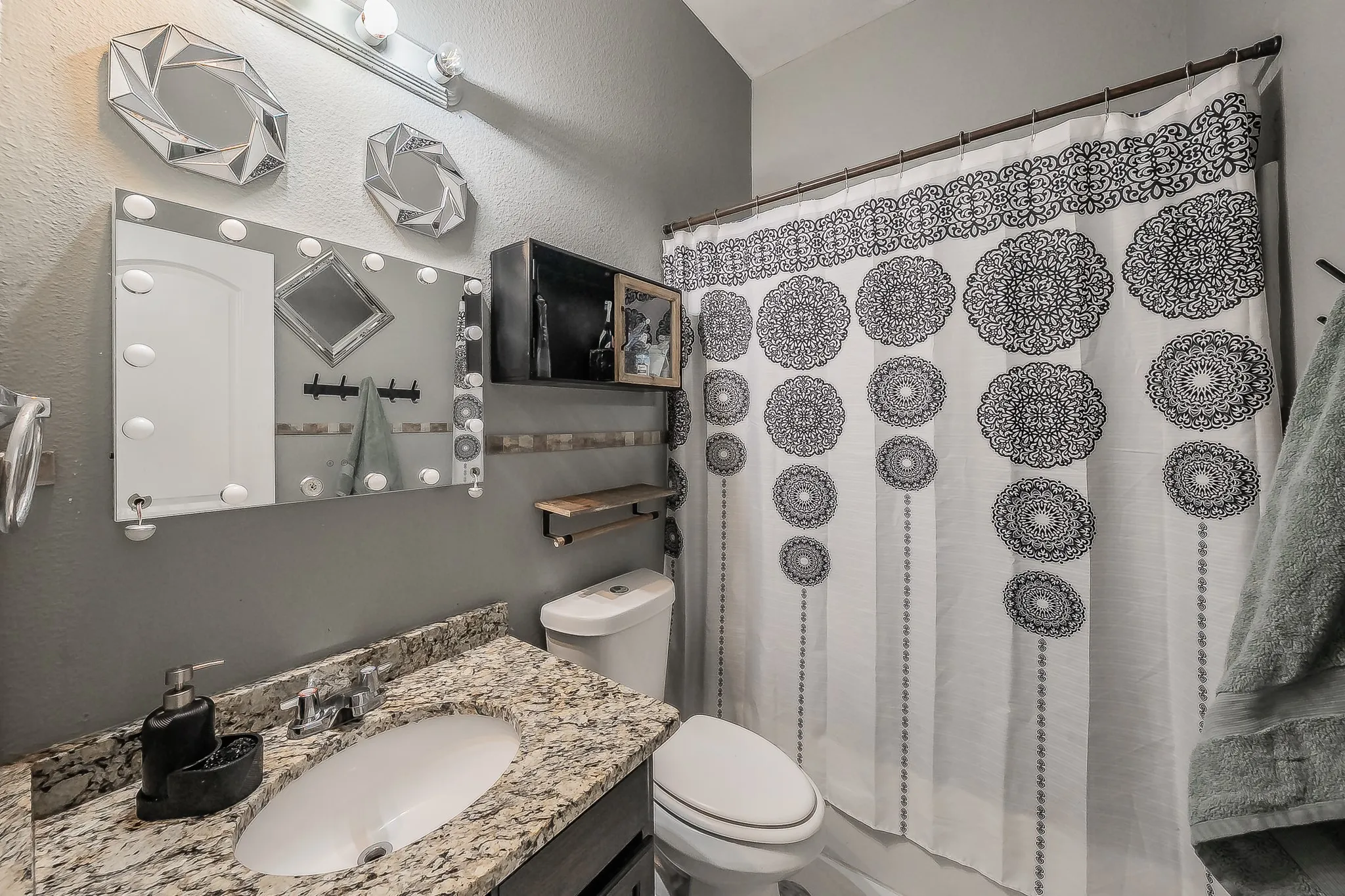 Single Family Residence For Sale in Tarrant County , 1240 Camden Yard Drive, Fort Worth, Texas 76028, 4 Bedroom, 2 Bathroom, 2 Garage spaces, 1,887 Sqft, built in 2011, mls#21337058, Real Estate Agent in Fort Worth, Homes For Sale in Tarrant county, Homes For Sale in Fort Worth, Realtor in Fort Worth Texas, Real Estate Brokerage Independent Realty Texas, Luminita Cordes Realtor