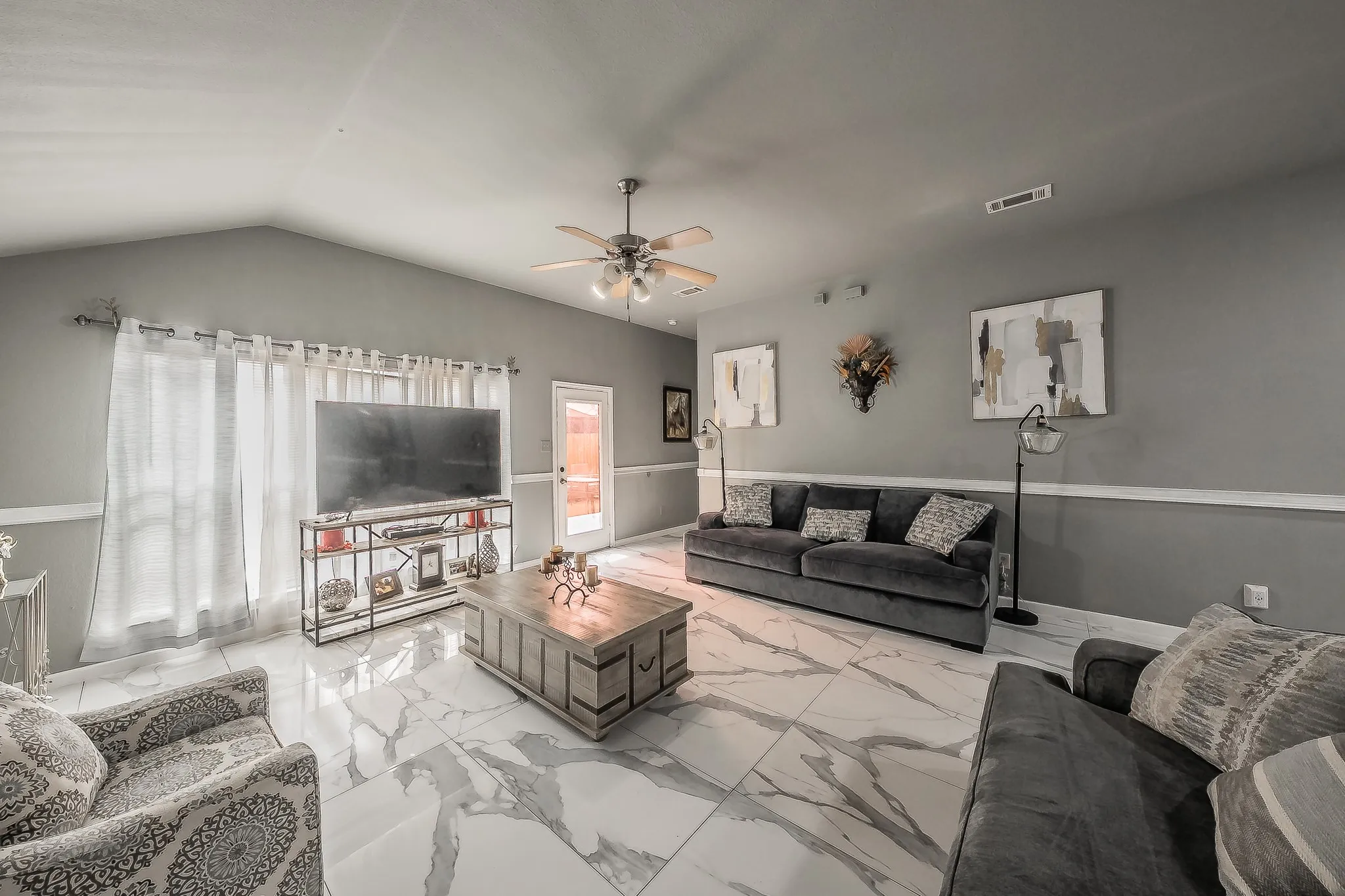 Single Family Residence For Sale in Tarrant County , 1240 Camden Yard Drive, Fort Worth, Texas 76028, 4 Bedroom, 2 Bathroom, 2 Garage spaces, 1,887 Sqft, built in 2011, mls#21337058, Real Estate Agent in Fort Worth, Homes For Sale in Tarrant county, Homes For Sale in Fort Worth, Realtor in Fort Worth Texas, Real Estate Brokerage Independent Realty Texas, Luminita Cordes Realtor