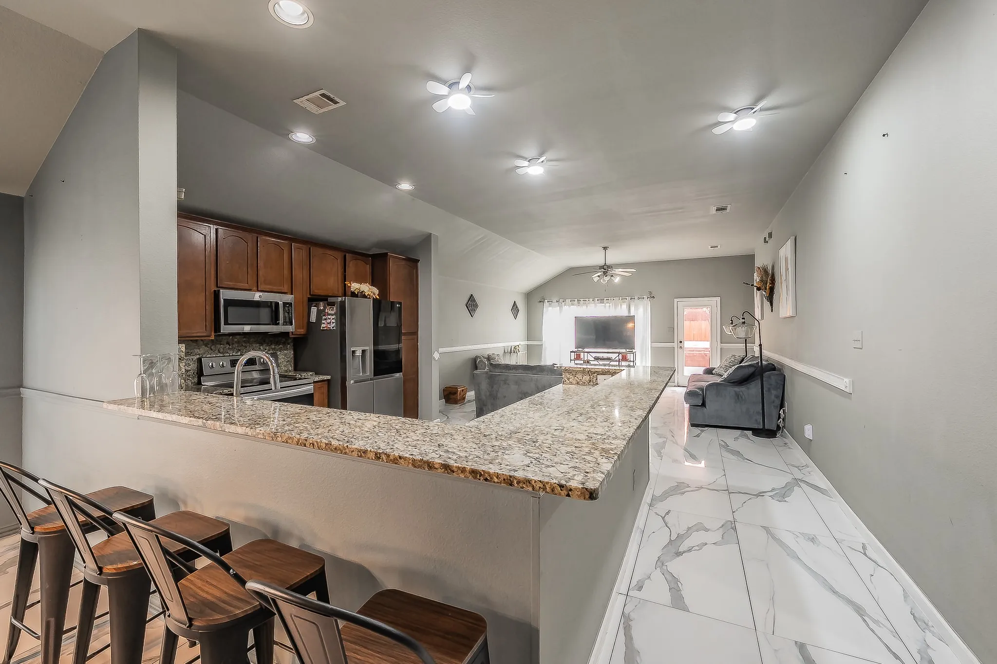 Single Family Residence For Sale in Tarrant County , 1240 Camden Yard Drive, Fort Worth, Texas 76028, 4 Bedroom, 2 Bathroom, 2 Garage spaces, 1,887 Sqft, built in 2011, mls#21337058, Real Estate Agent in Fort Worth, Homes For Sale in Tarrant county, Homes For Sale in Fort Worth, Realtor in Fort Worth Texas, Real Estate Brokerage Independent Realty Texas, Luminita Cordes Realtor